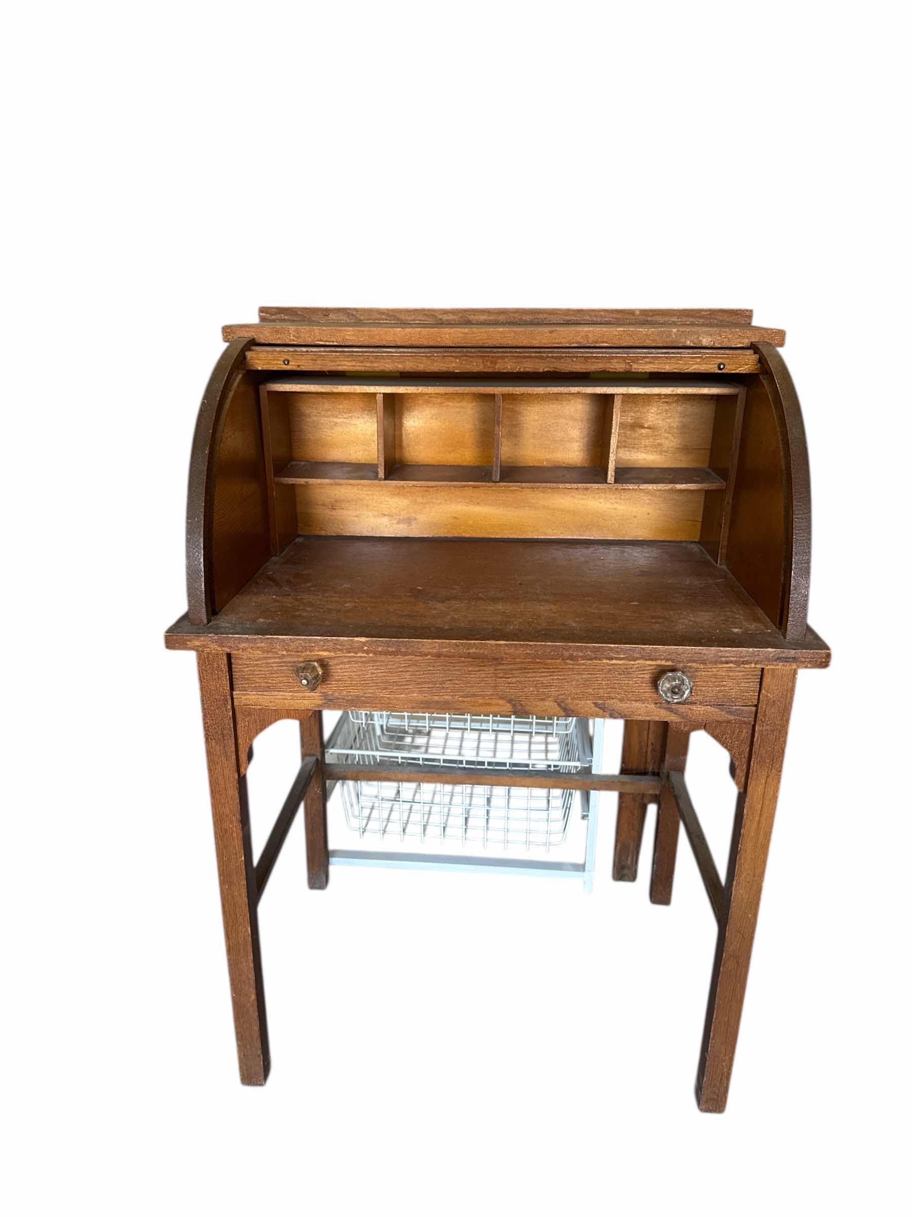 Photo 1 of 100
ANTIQUE CHILDS ROLL TOP DESK (STUCK IN OPEN POSITION)