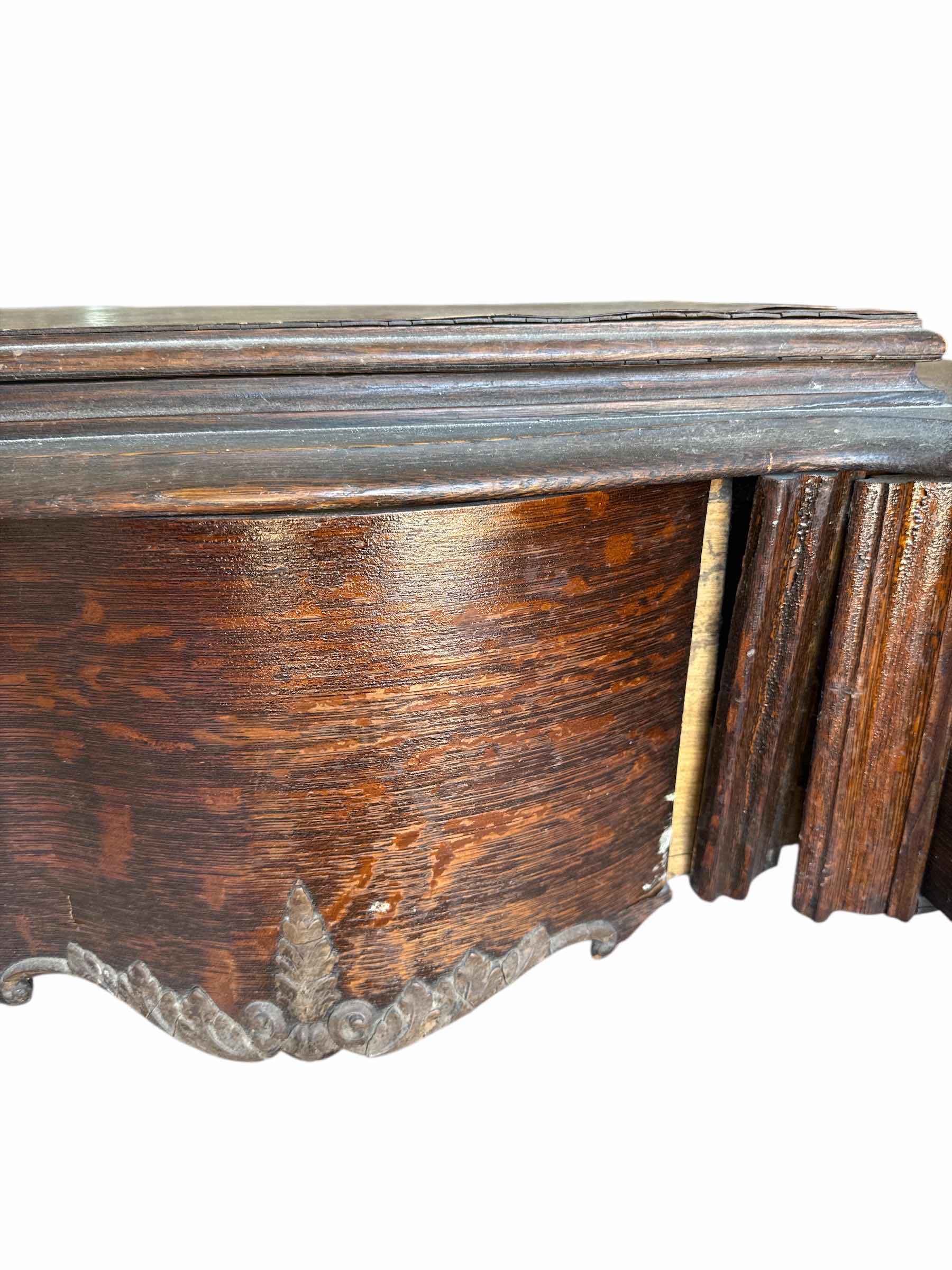 Photo 1 of 250 

ANTIQUE SINGER 1905-1915 FREE NO. 5 IN OAK CABINET TREADLE SEWING MACHINE