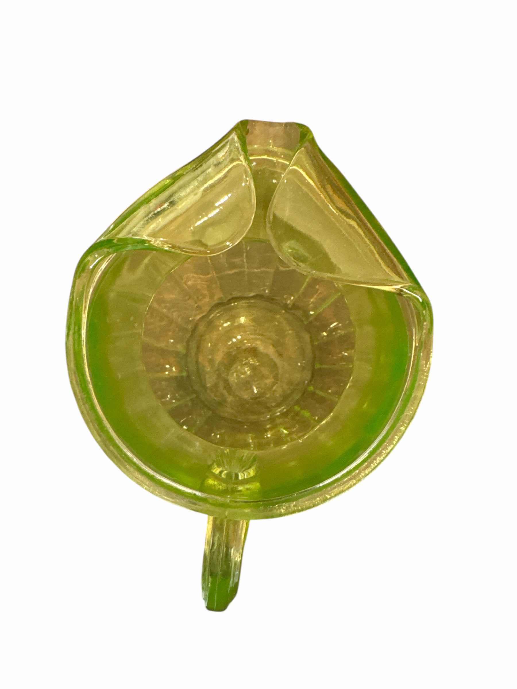 Photo 1 of 50
ANCHOR HOCKING PILLAR OPTIC URANIUM GLASS PITCHER
