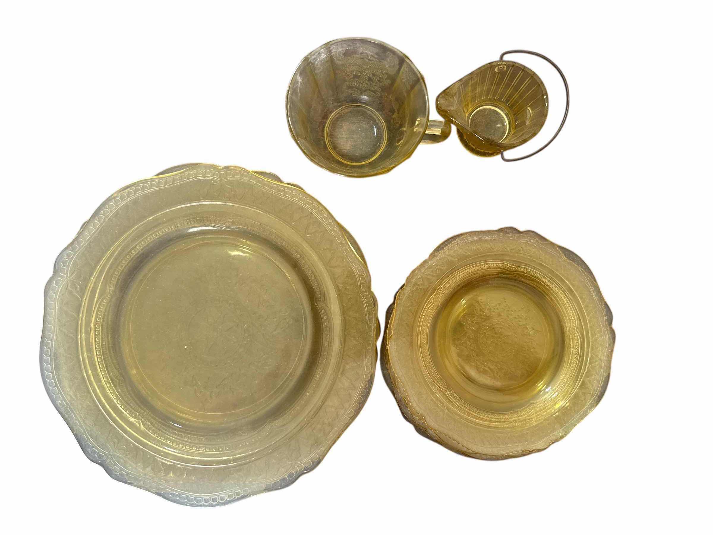 Photo 1 of 10 PIECES OF YELLOW FEDERAL GLASS