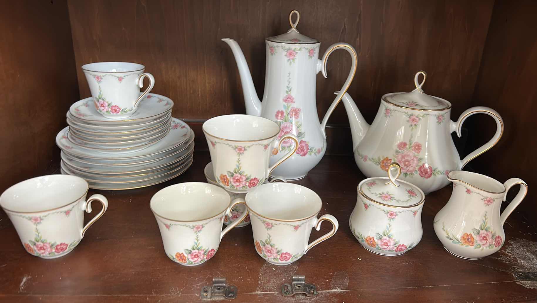 Photo 1 of 25 PIECE BAVARIA PORCELAIN CHINA ASSORTMENT