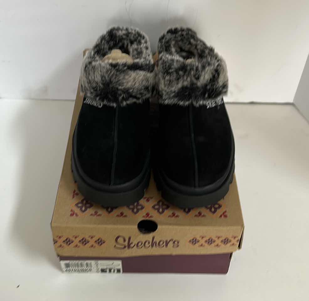 Photo 1 of 2 NEW PAIR OF LADIES SHOES SIZE 10