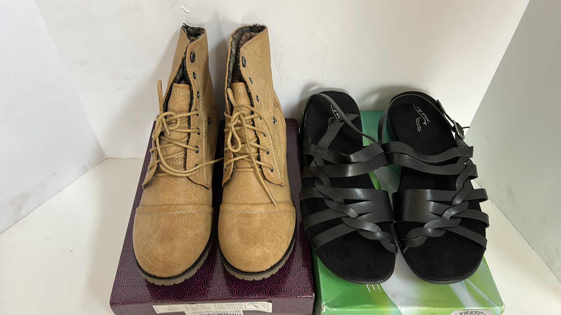 Photo 2 of 2 NEW PAIR OF LADIES SHOES SIZE 10