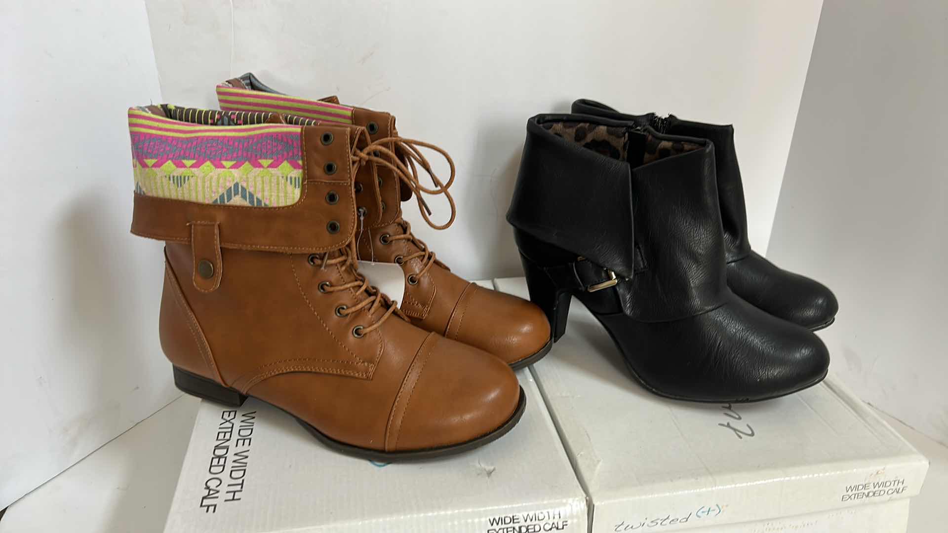 Photo 1 of 2 NEW PAIR OF LADIES SHOES SIZE 11W