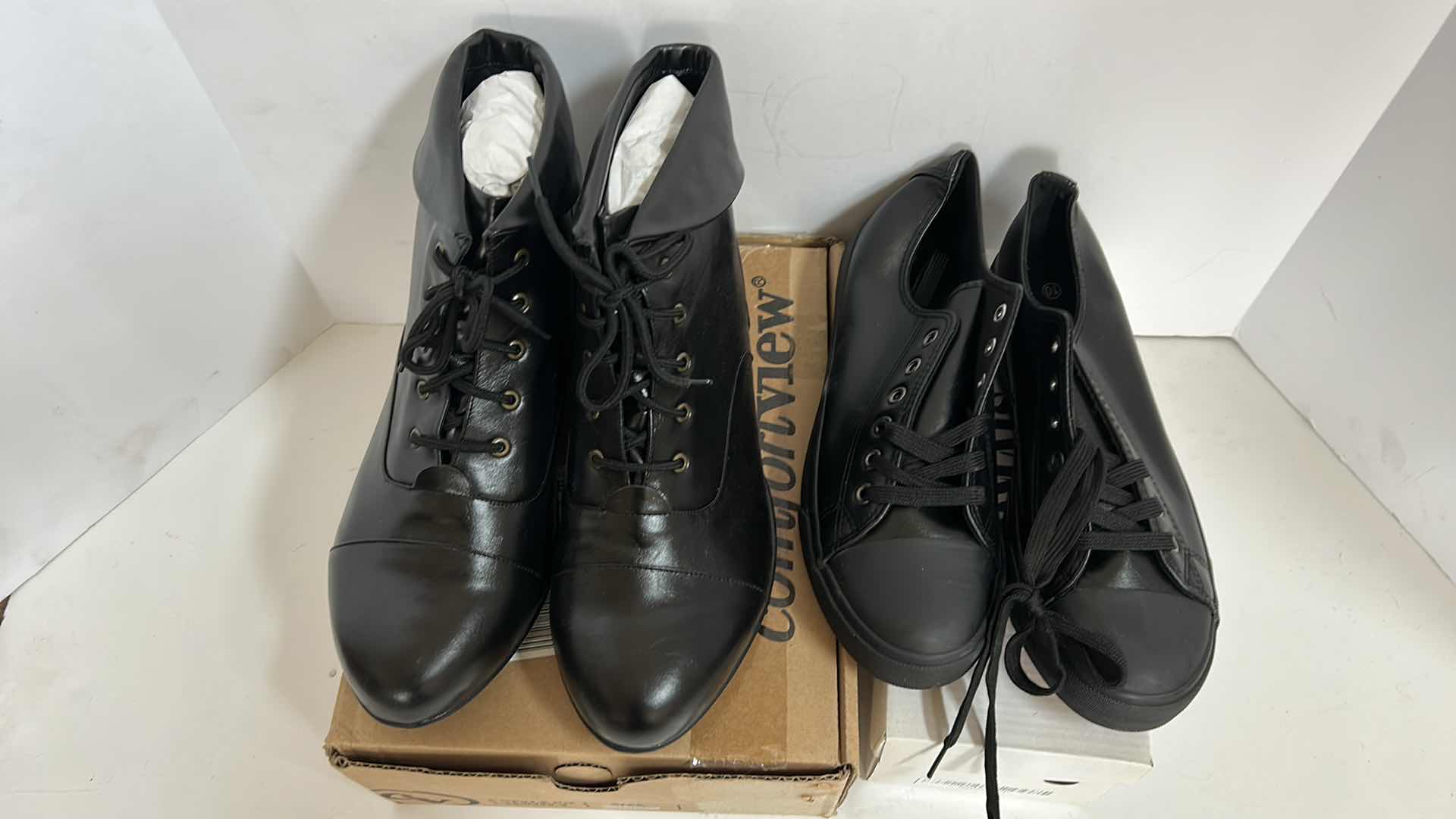 Photo 1 of 2 NEW PAIR OF LADIES SHOES SIZE 10 11