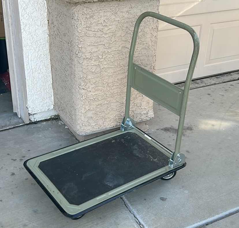 Photo 1 of METAL CART