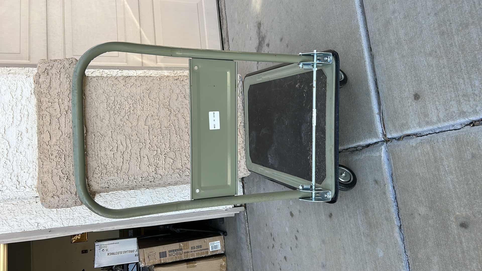 Photo 1 of METAL CART