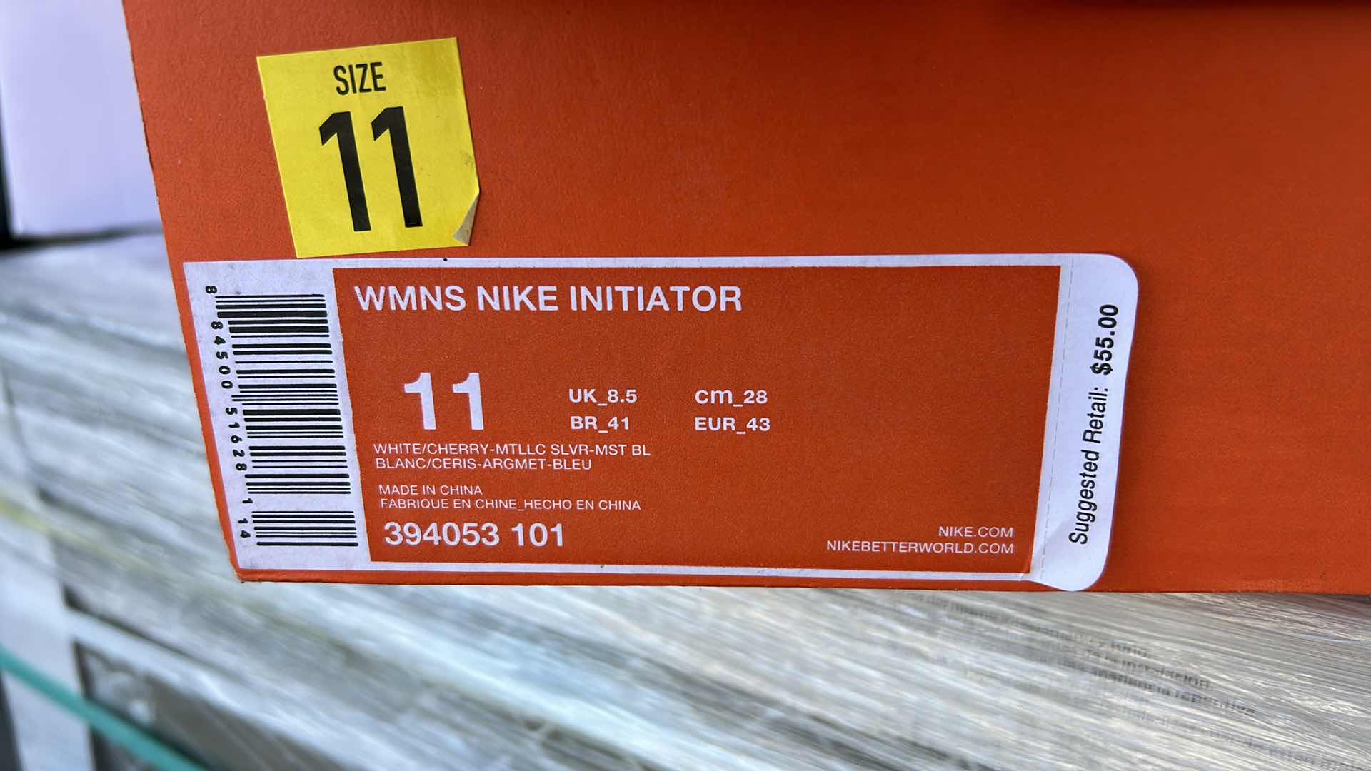 Photo 1 of 1 NEW PAIR WOMENS NIKE SHOES SIZE 11