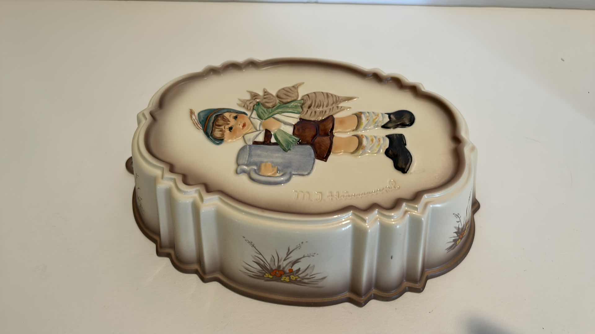 Photo 1 of M.J HÛMMEL / GOEBEL KUECHENFORM BAKING TIN WITH BOX