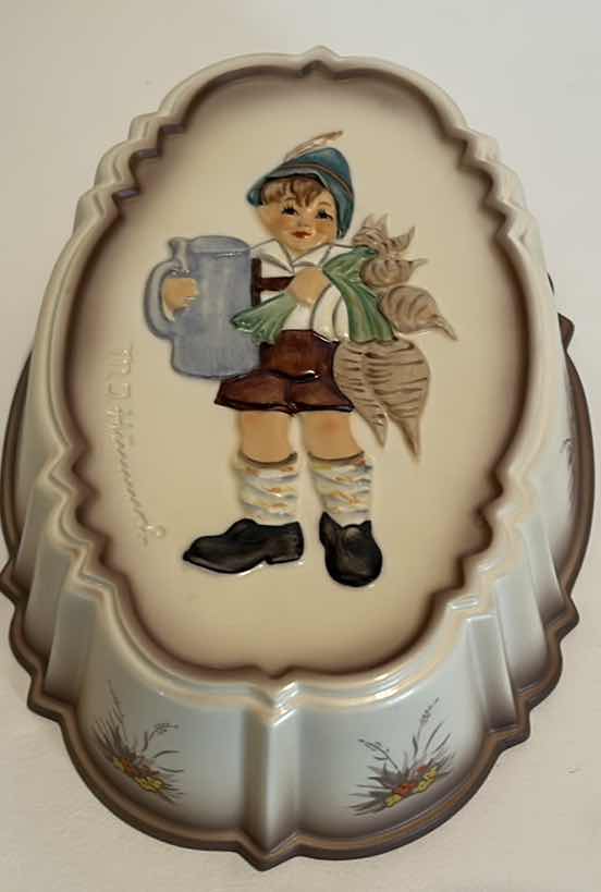 Photo 1 of M.J HÛMMEL / GOEBEL KUECHENFORM BAKING TIN WITH BOX