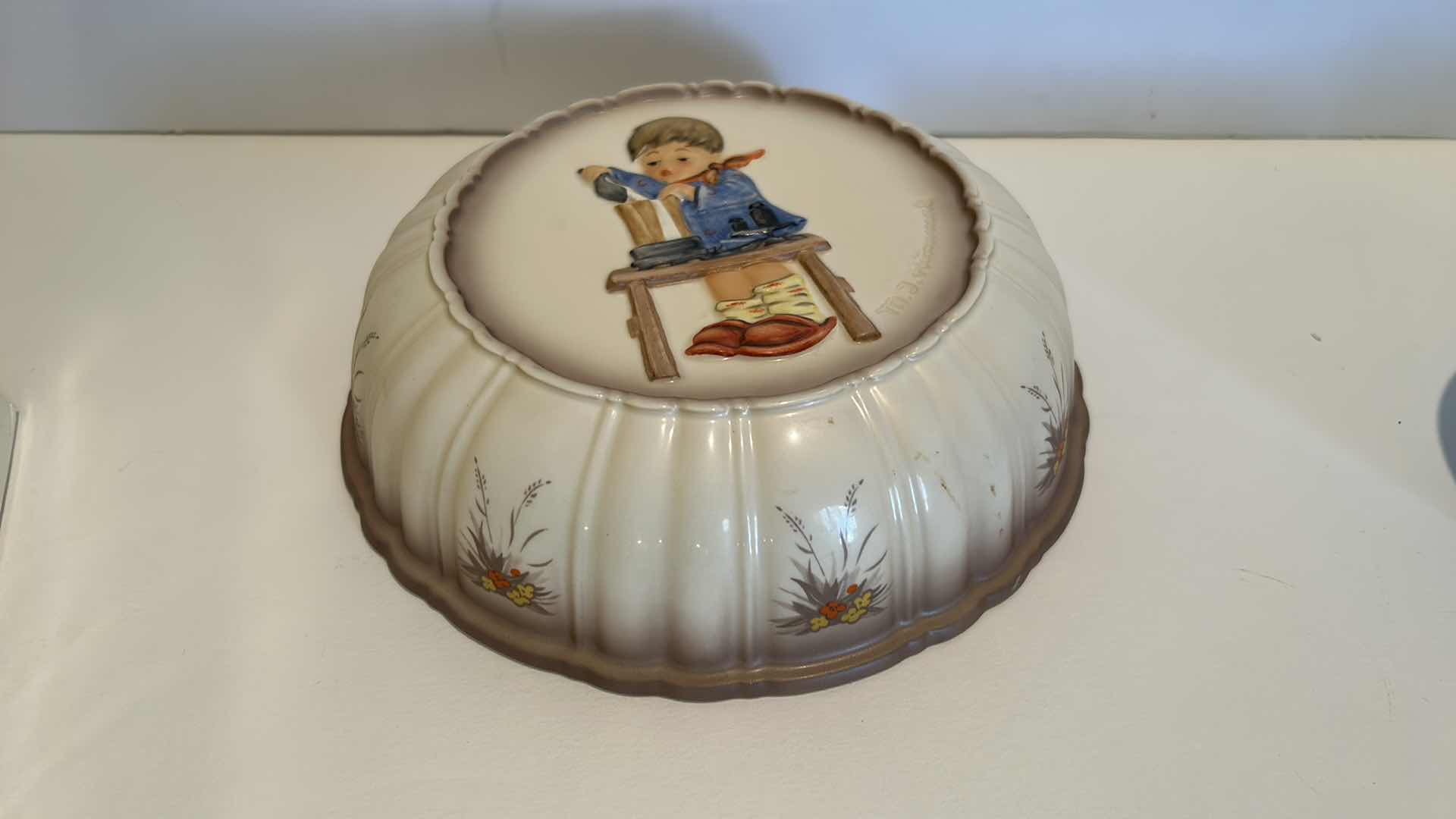 Photo 1 of M.J HÛMMEL / GOEBEL KUECHENFORM BAKING TIN WITH BOX