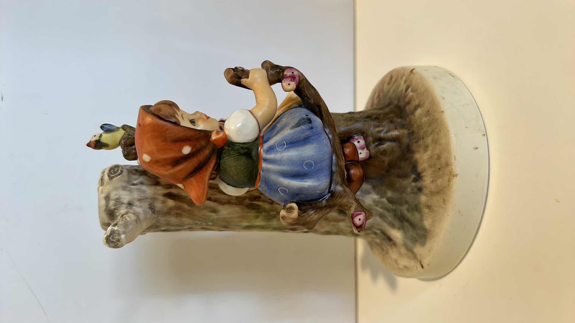 Photo 1 of M.J HÛMMEL / GOEBEL HERBST APPLE TREE GIRL PRINTEMPS  #263 HUN 676 H 6 7/8” WITH BOX