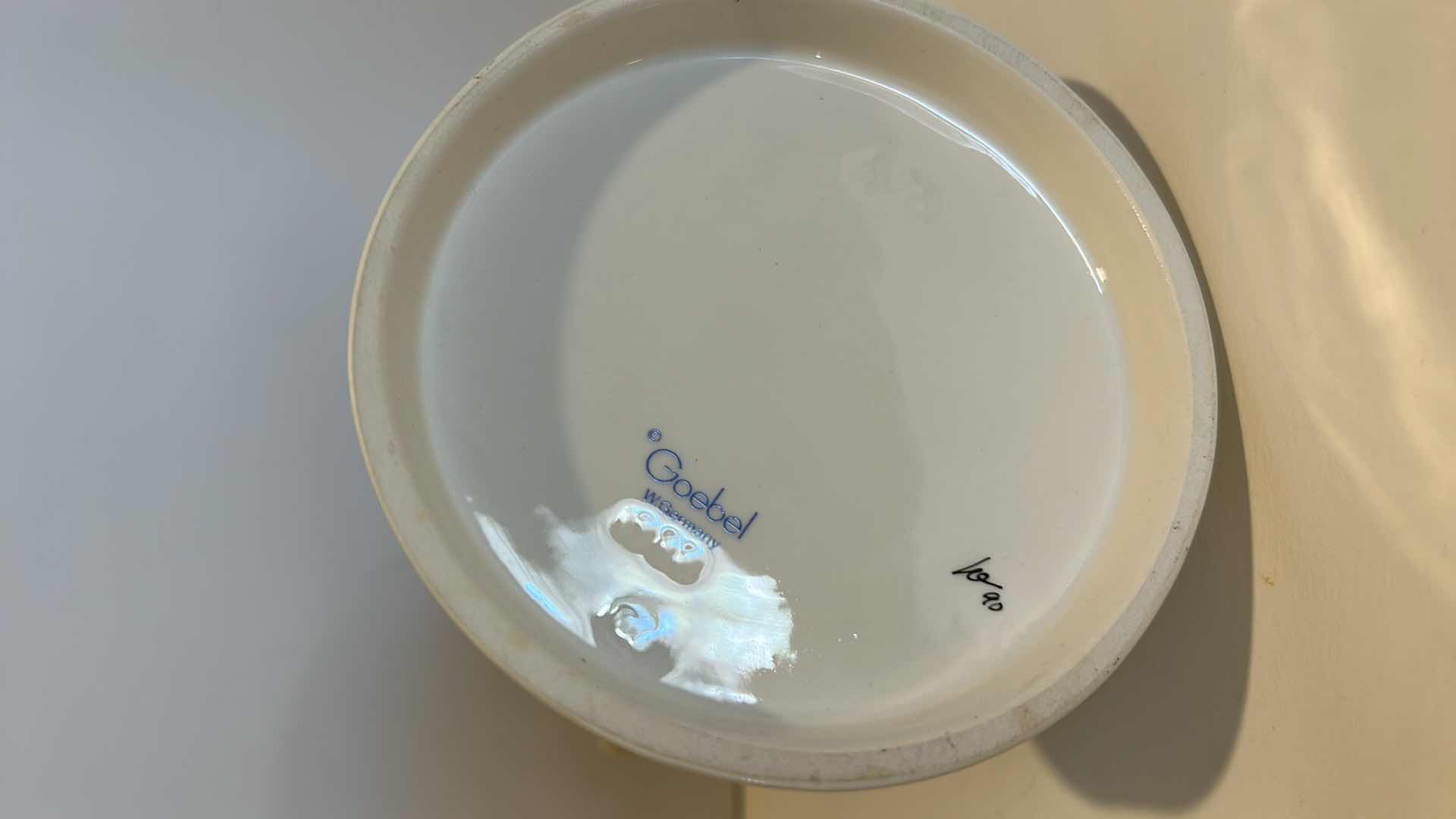 Photo 1 of M.J HÛMMEL / GOEBEL HERBST APPLE TREE GIRL PRINTEMPS  #263 HUN 676 H 6 7/8” WITH BOX