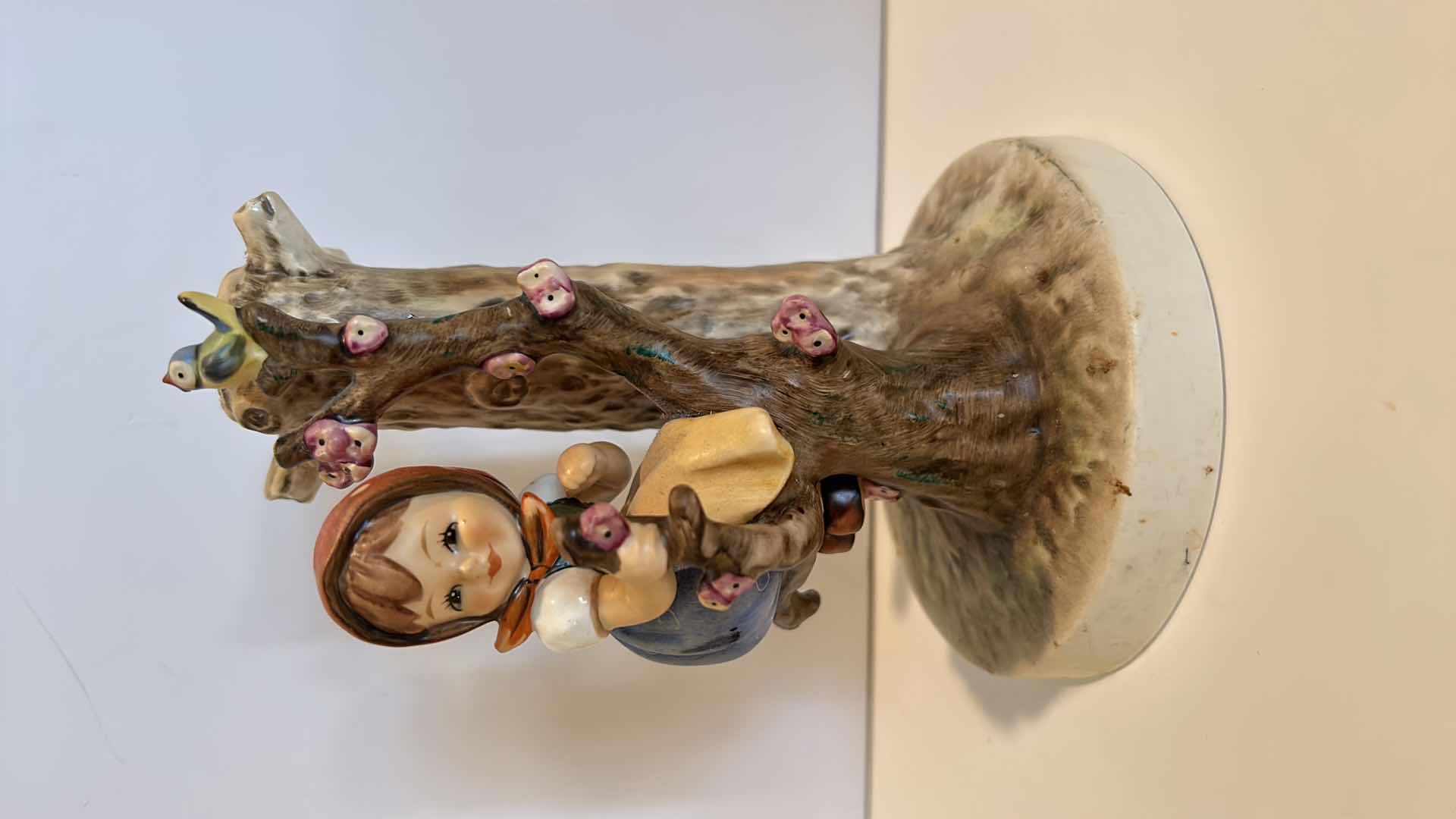 Photo 1 of M.J HÛMMEL / GOEBEL HERBST APPLE TREE GIRL PRINTEMPS  #263 HUN 676 H 6 7/8” WITH BOX