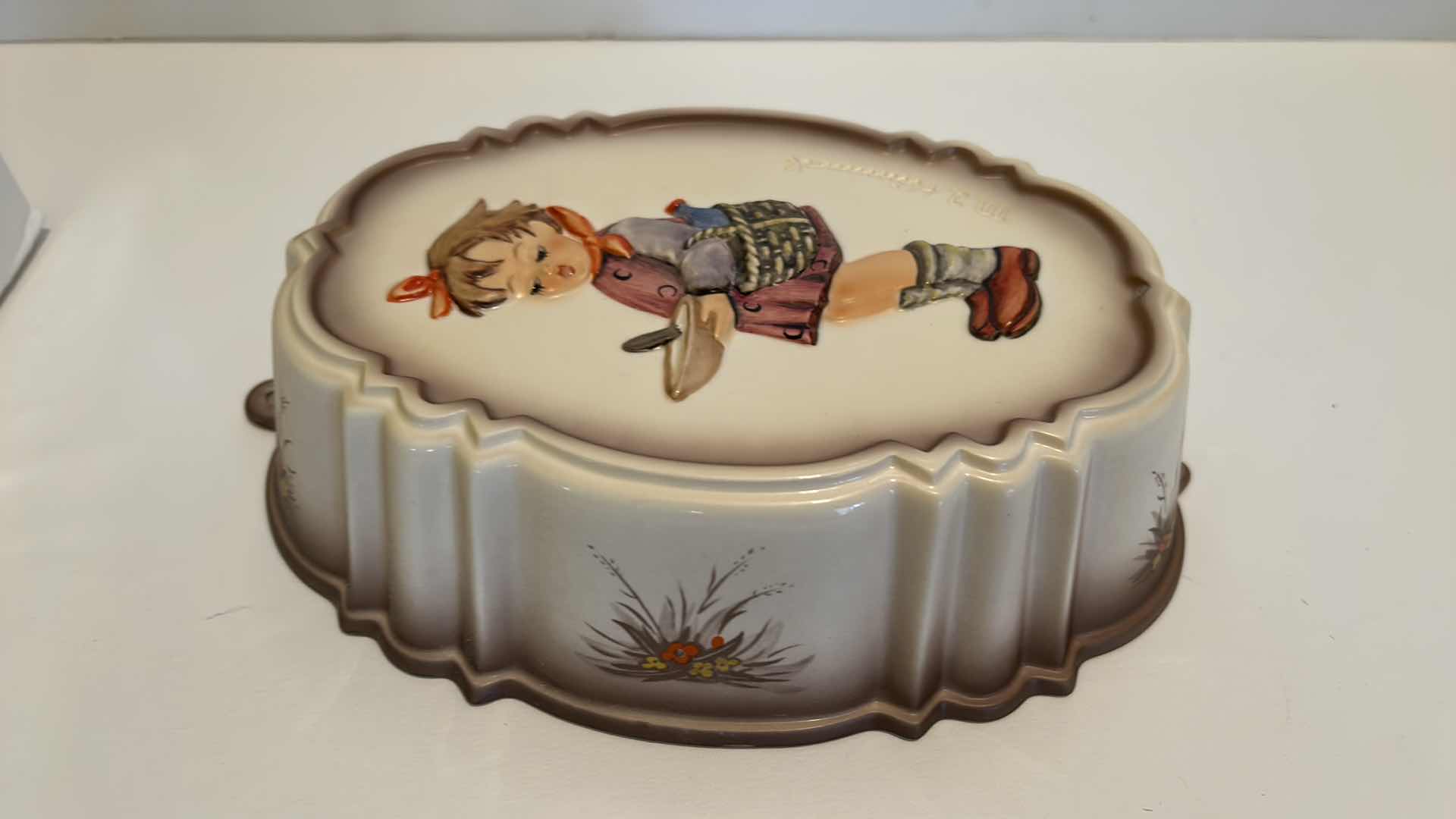 Photo 1 of M.J HÛMMEL / GOEBEL KUECHENFORM BAKING TIN WITH BOX