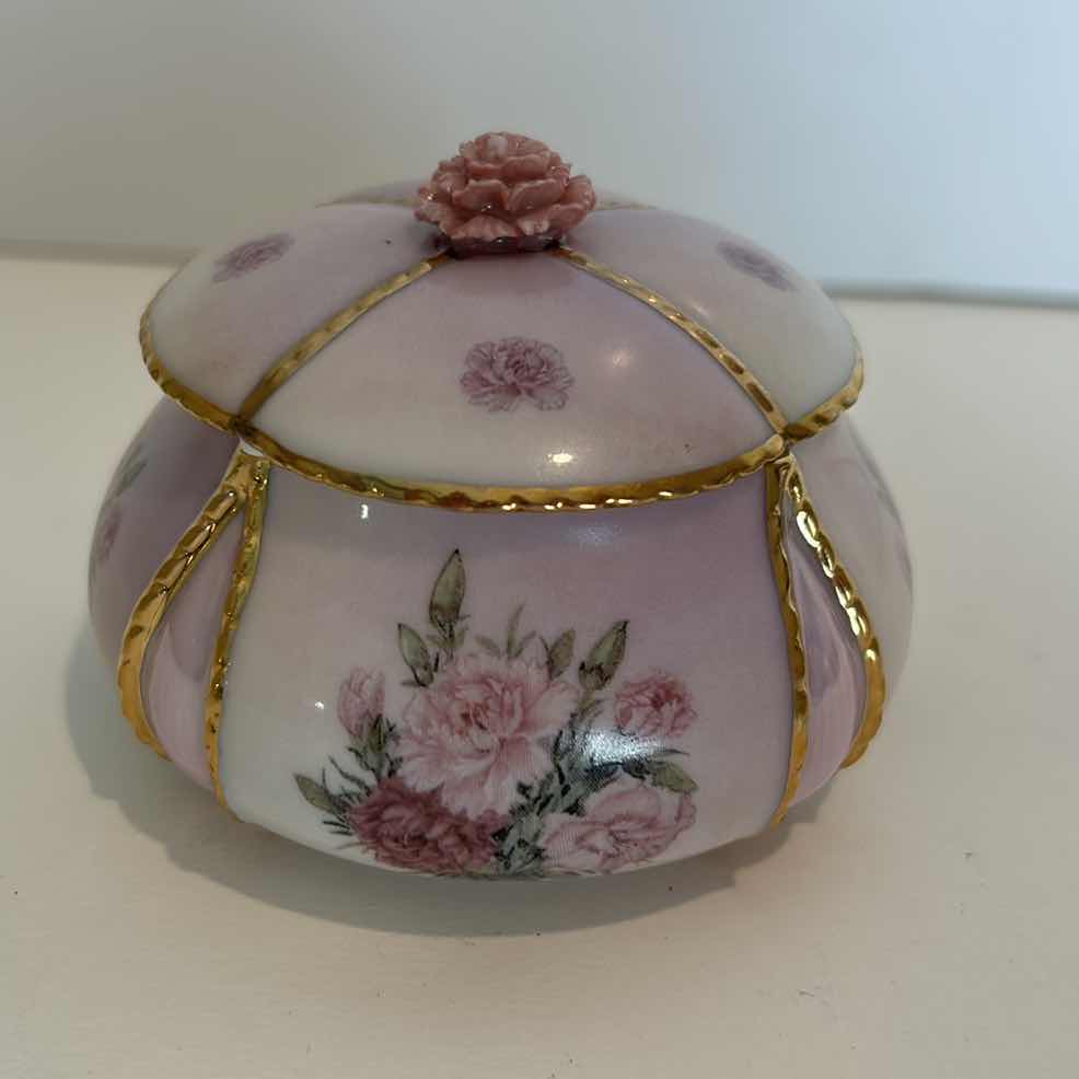 Photo 1 of NUMERED HANDPAINTED MUSIC BOX “CARNATIONS” LENA LIU’S GARDEN TREASURES 3” x 2”