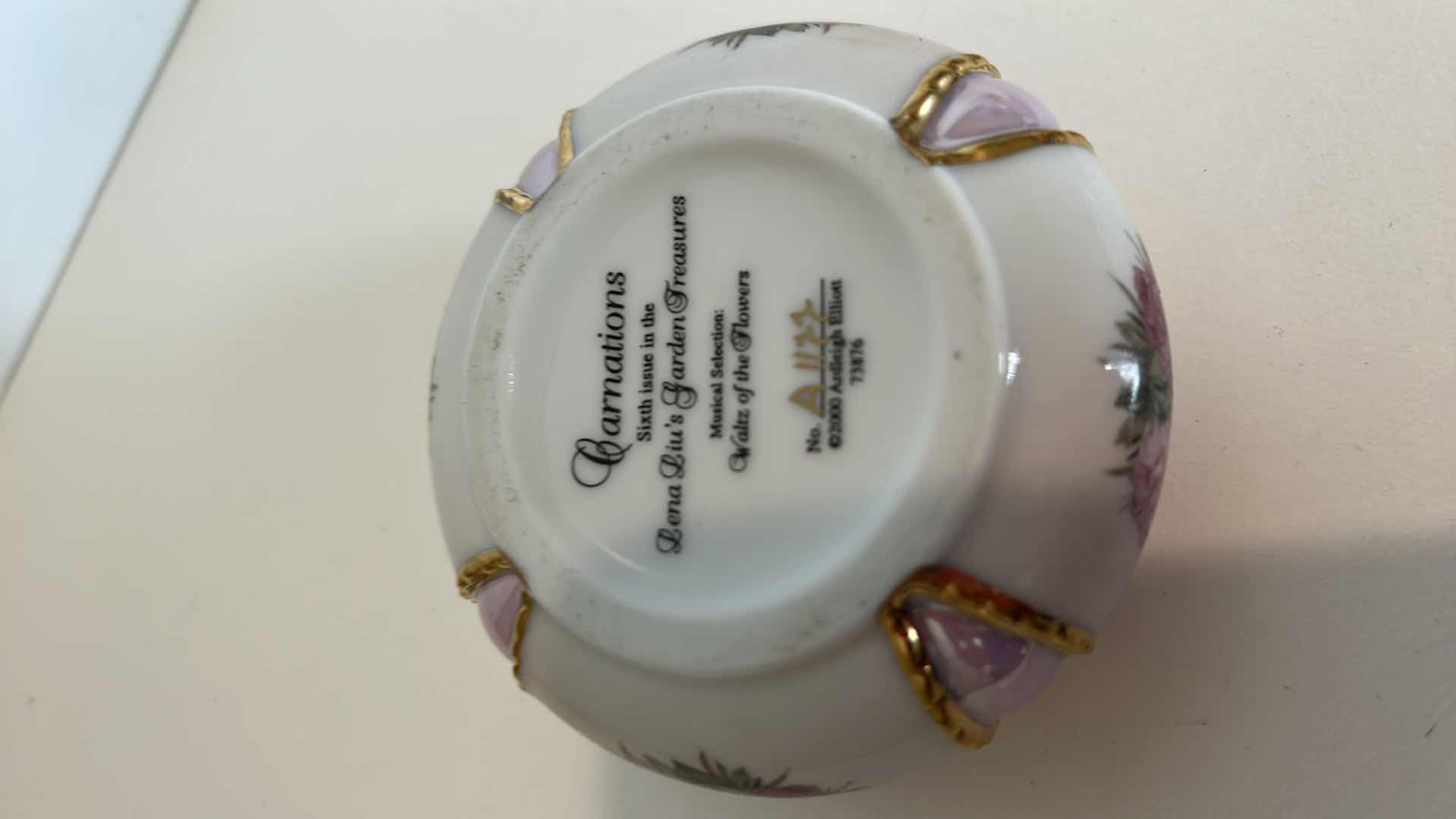 Photo 1 of NUMERED HANDPAINTED MUSIC BOX “CARNATIONS” LENA LIU’S GARDEN TREASURES 3” x 2”