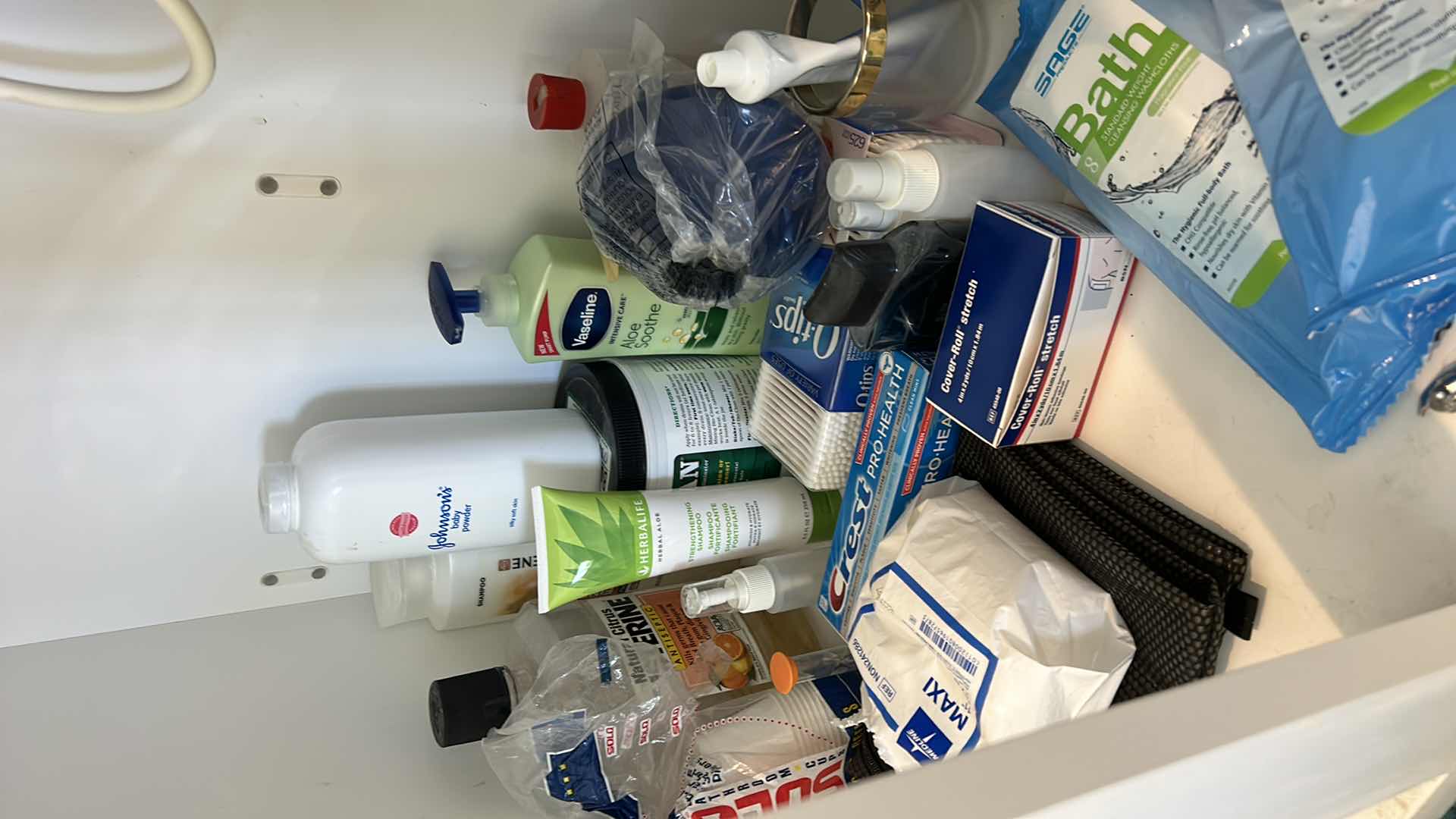 Photo 1 of CONTENTS OF BATHROOM CABINET