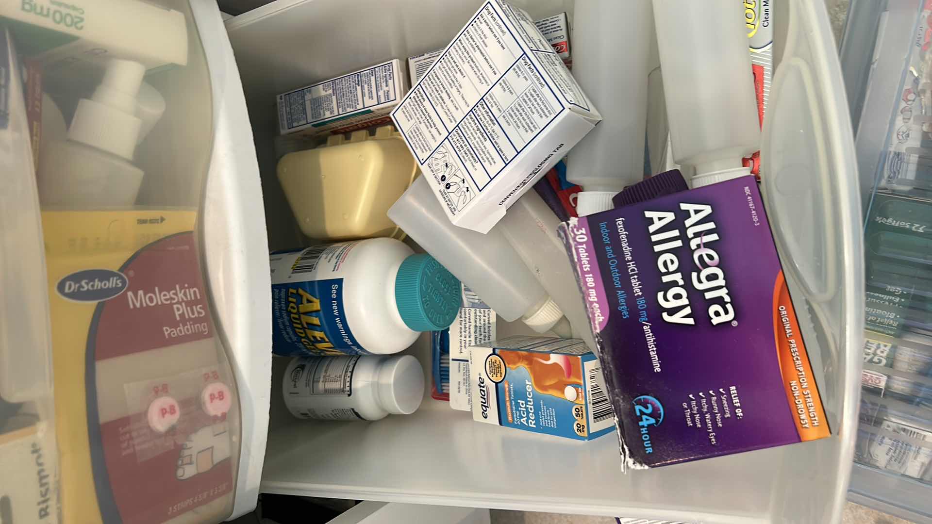 Photo 1 of CONTENTS OF BATHROOM CABINET