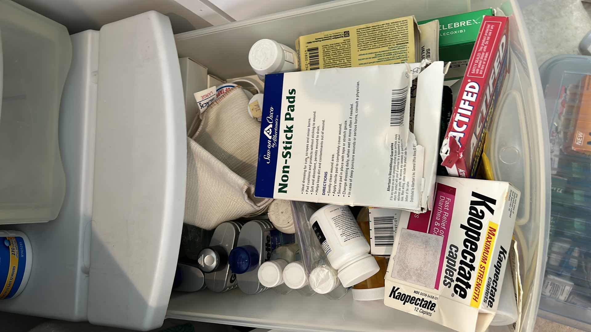 Photo 1 of CONTENTS OF BATHROOM CABINET