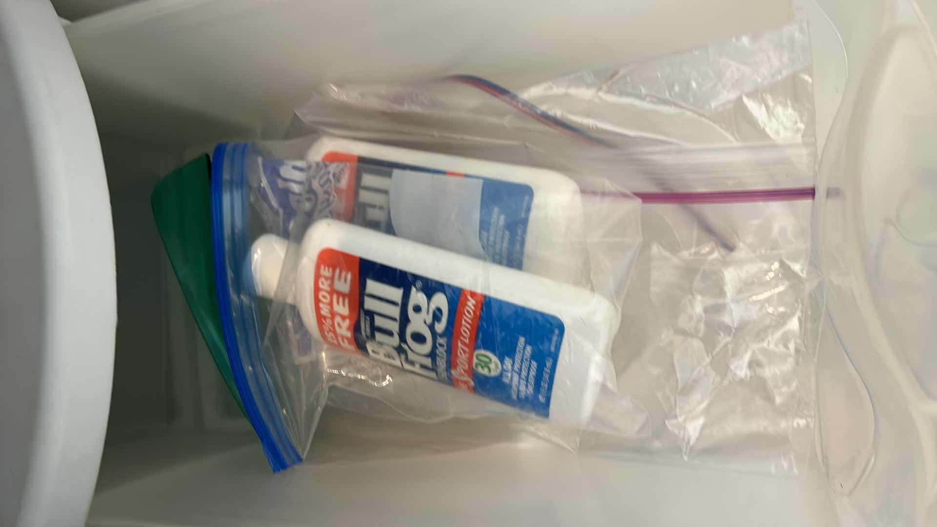 Photo 1 of CONTENTS OF BATHROOM CABINET