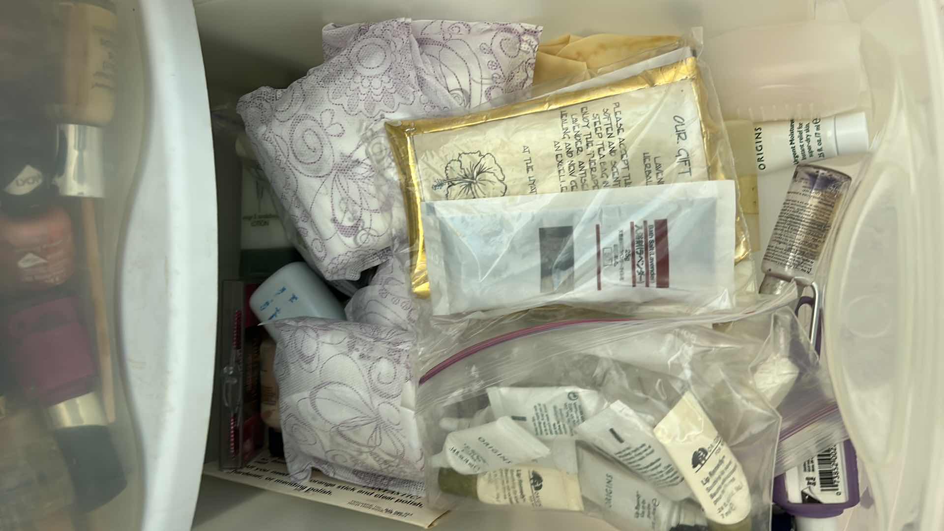 Photo 1 of CONTENTS OF BATHROOM CABINET