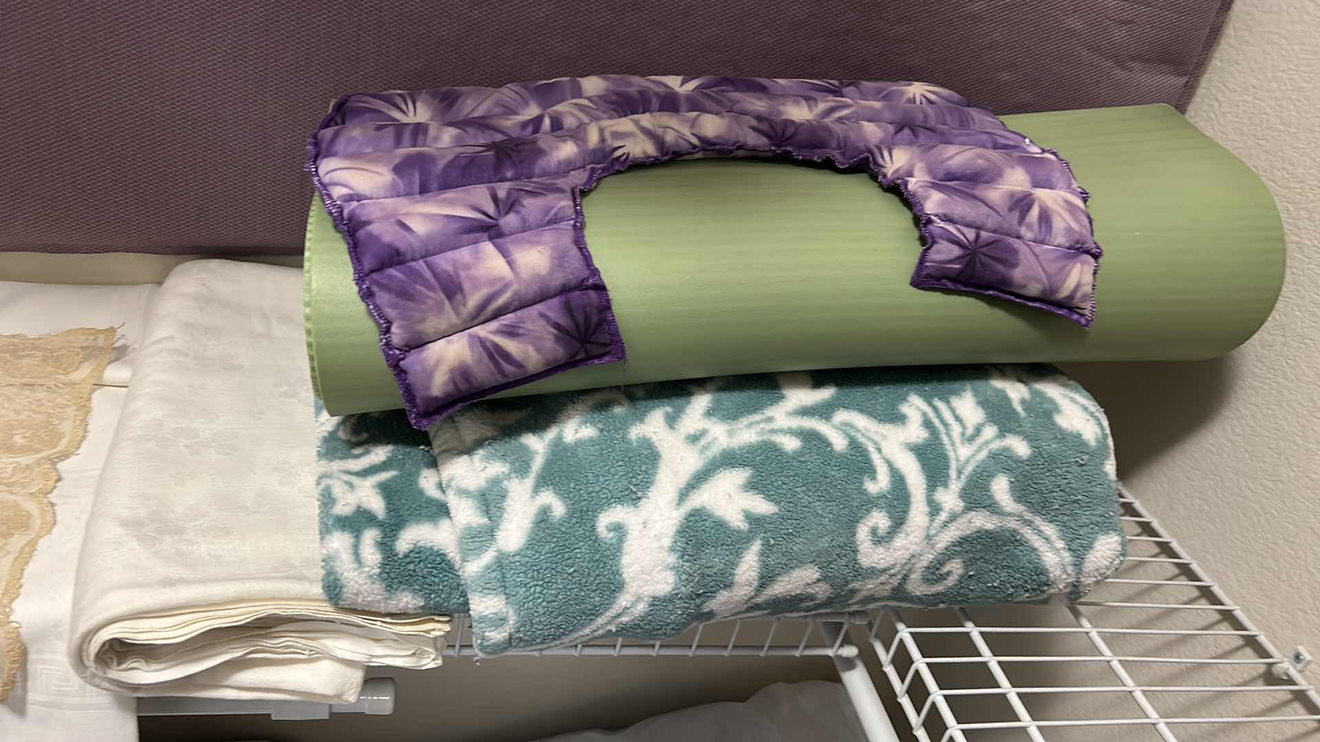 Photo 4 of CONTENTS ON SHELF