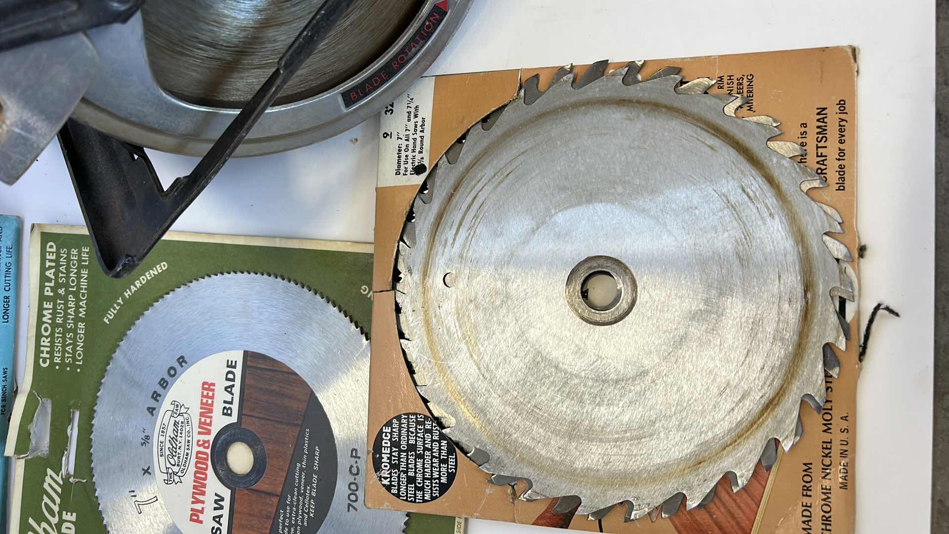 Photo 4 of CRAFTSMAN 7” CIRCULAR SAW AND NEW BLADES