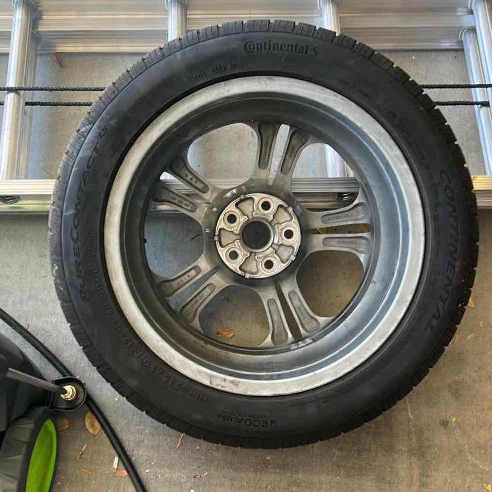 Photo 1 of CONTINENTAL ECO PLUS TECHNOLOGY INSIDE 215/50 R 17 RADIAL TUBELESS