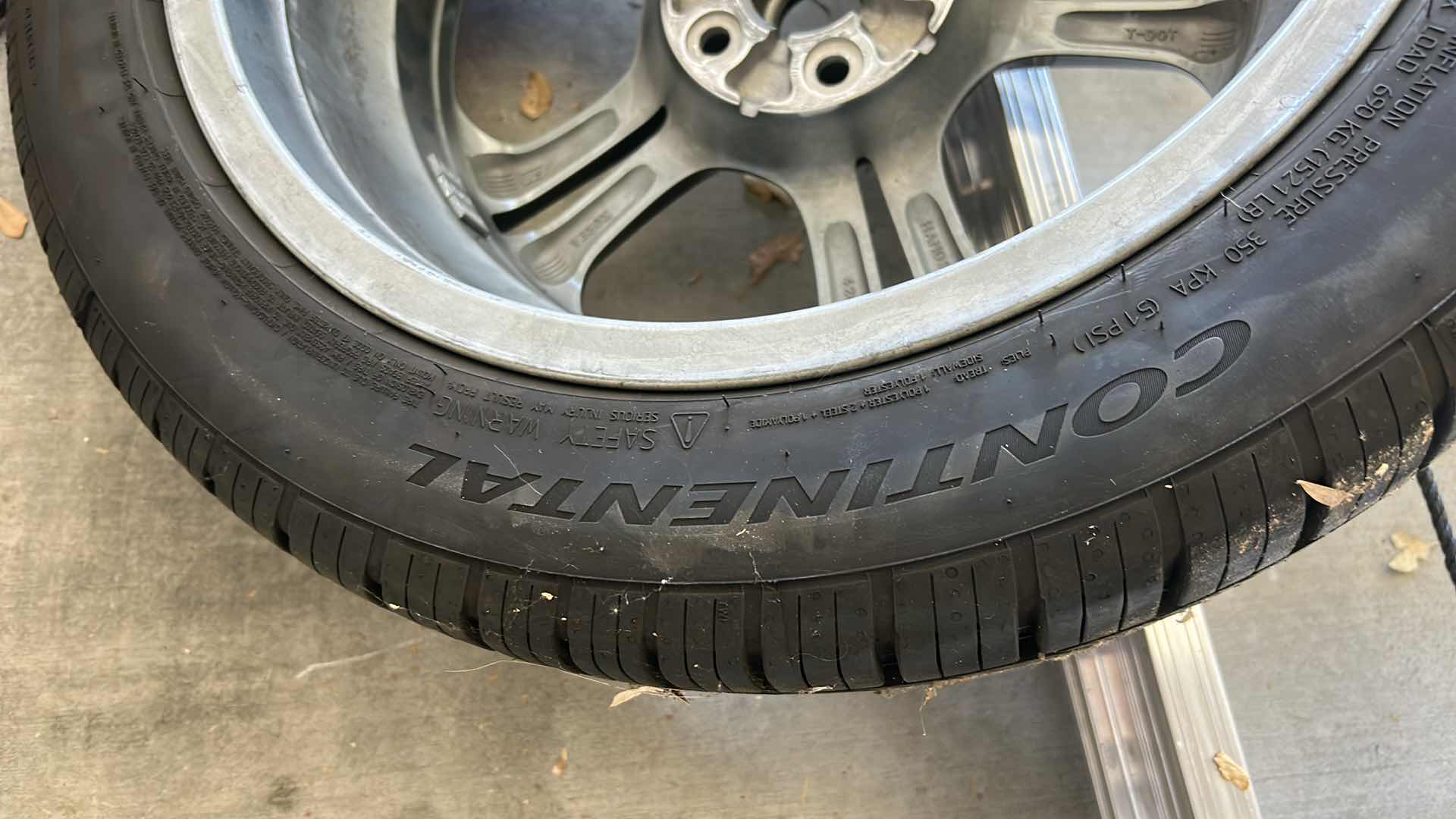 Photo 1 of CONTINENTAL ECO PLUS TECHNOLOGY INSIDE 215/50 R 17 RADIAL TUBELESS