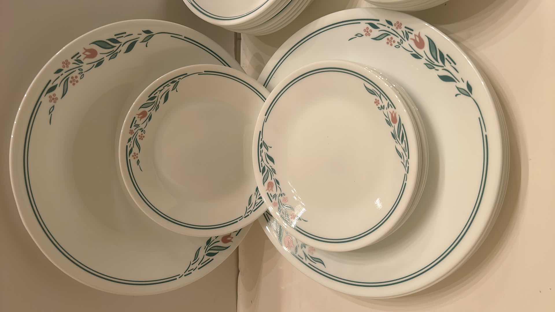 Photo 1 of 32 PC - CORELLE DINNERWARE