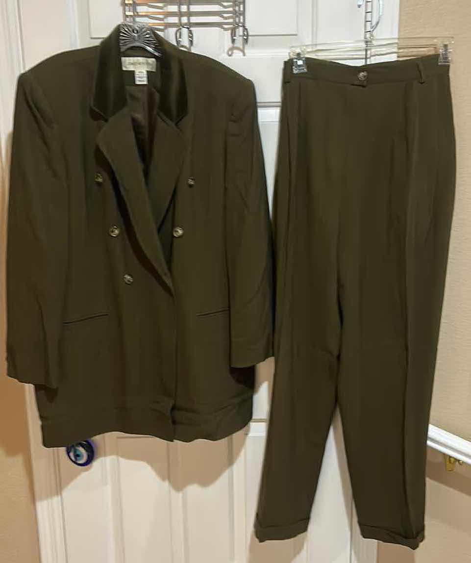 Photo 1 of WOMENSWEAR- RED 2 PC 100% PURE NEW WOOL JONES NEW YORK SIZE 18W