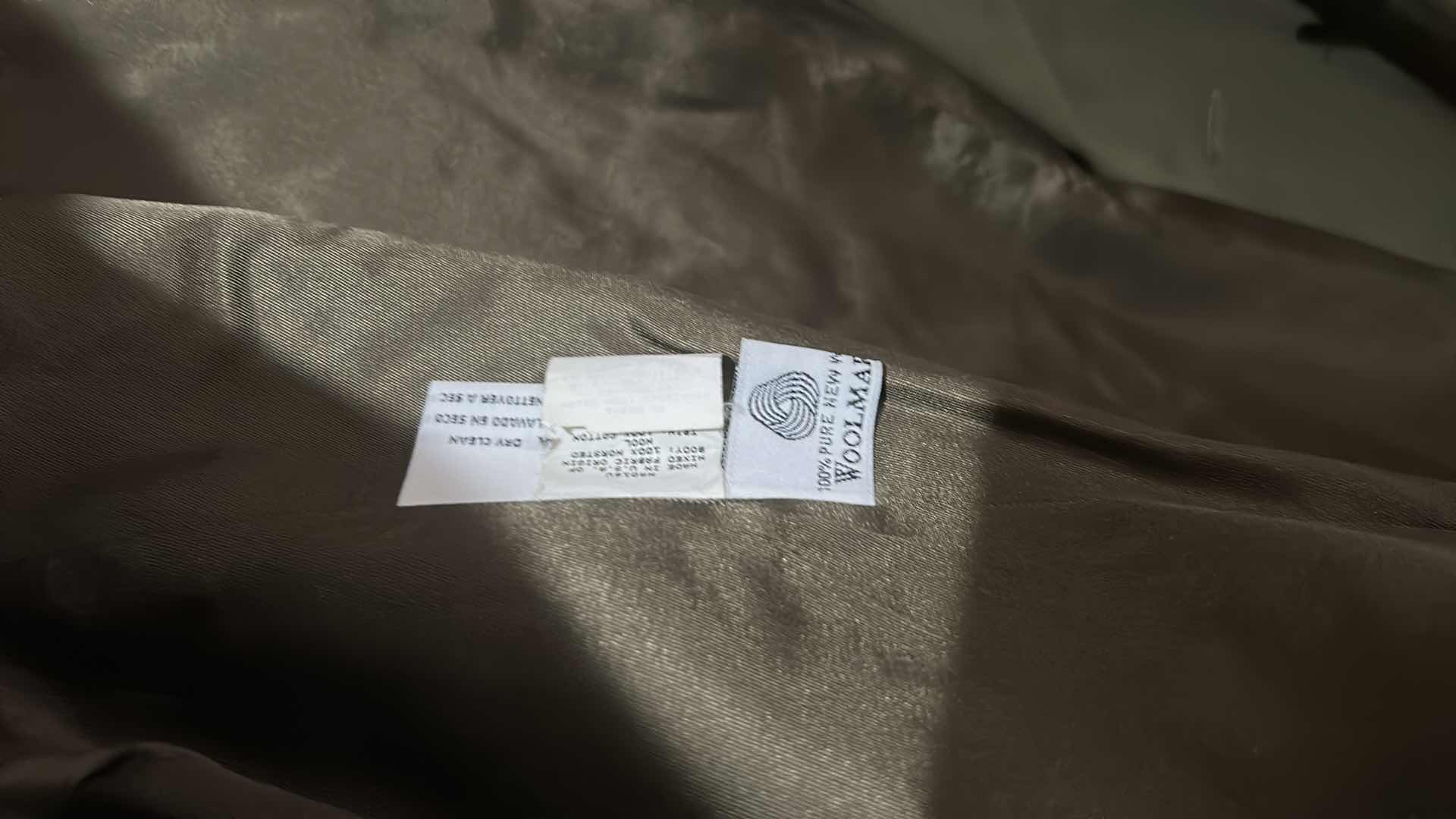 Photo 1 of WOMENSWEAR- RED 2 PC 100% PURE NEW WOOL JONES NEW YORK SIZE 18W