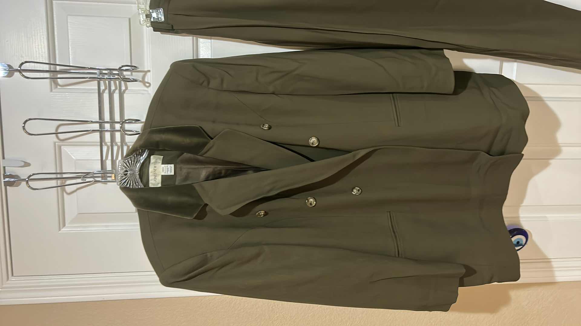 Photo 1 of WOMENSWEAR- RED 2 PC 100% PURE NEW WOOL JONES NEW YORK SIZE 18W