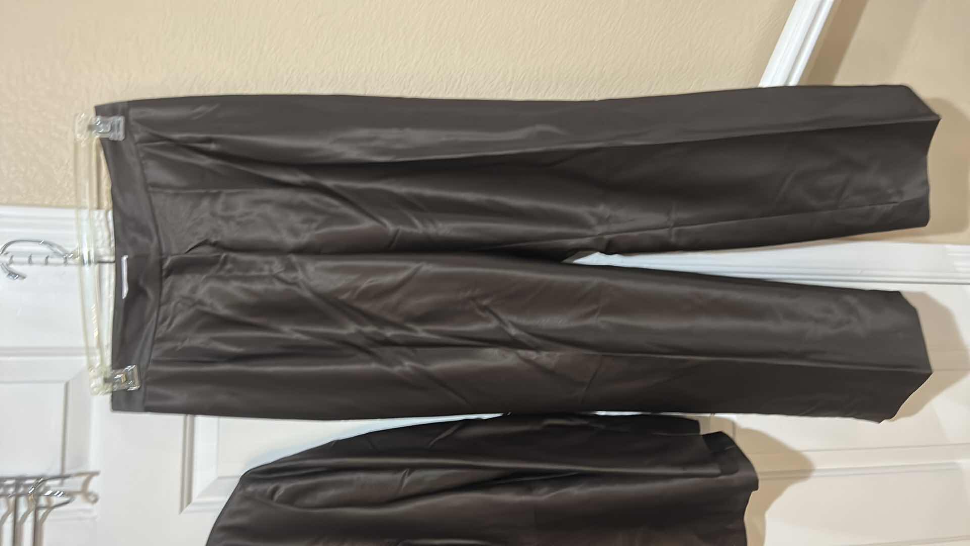 Photo 1 of WOMENSWEAR- CALVIN KLEIN 2 PC SIZE 20W