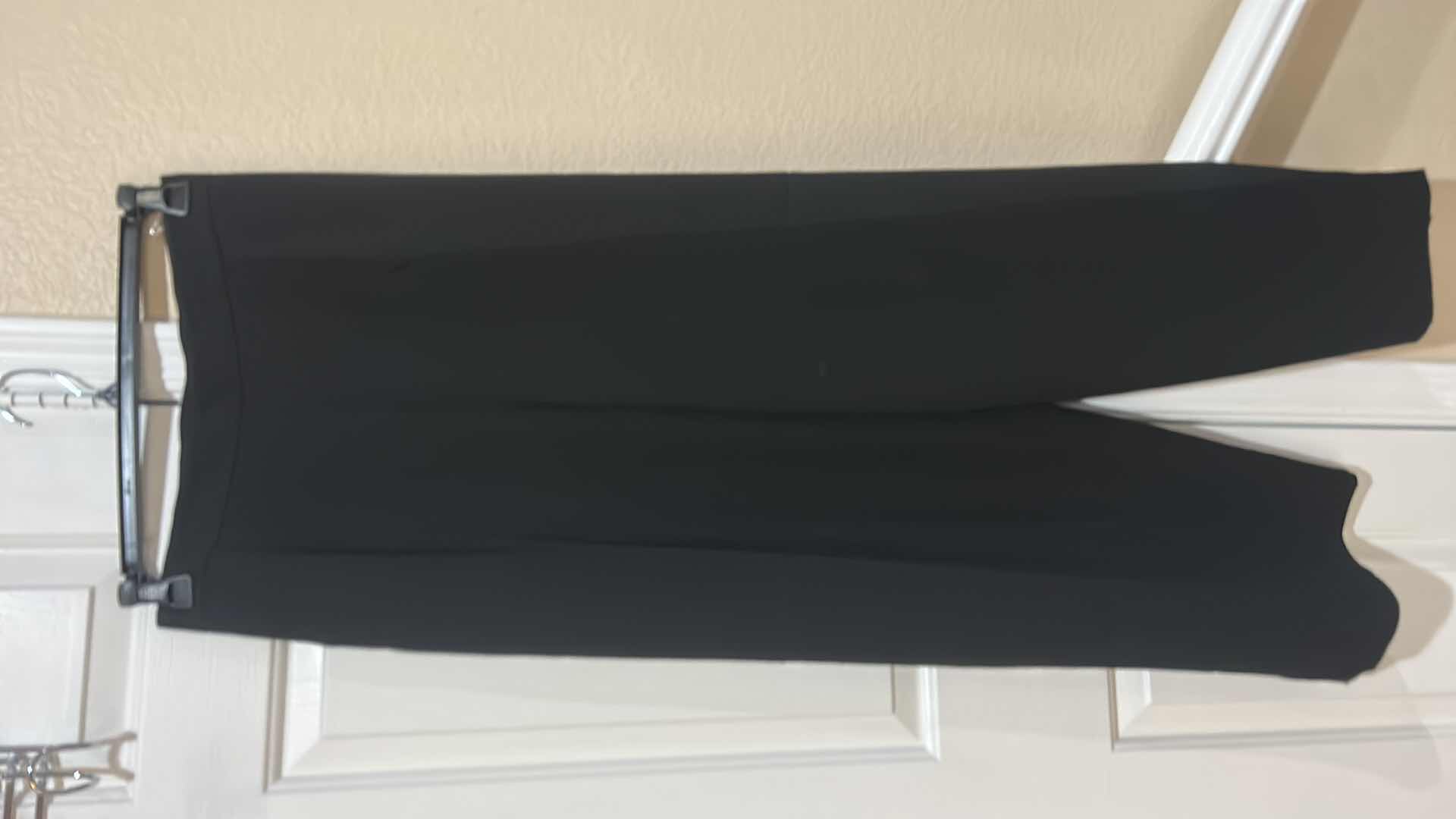 Photo 1 of WOMENSWEAR- 4PC JONES NEW YORK SIZE 20W & 18W & 22W