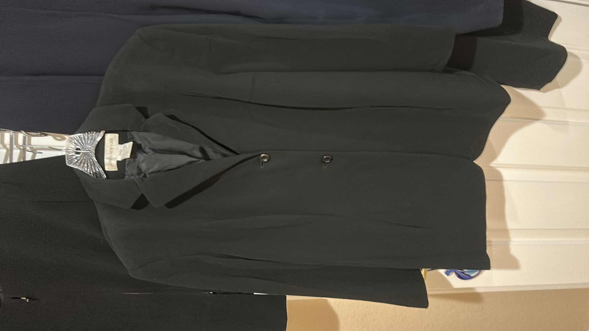 Photo 1 of WOMENSWEAR- 4PC JONES NEW YORK SIZE 20W & 18W & 22W