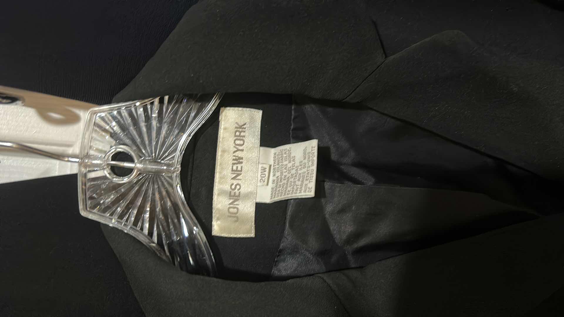 Photo 1 of WOMENSWEAR- 4PC JONES NEW YORK SIZE 20W & 18W & 22W