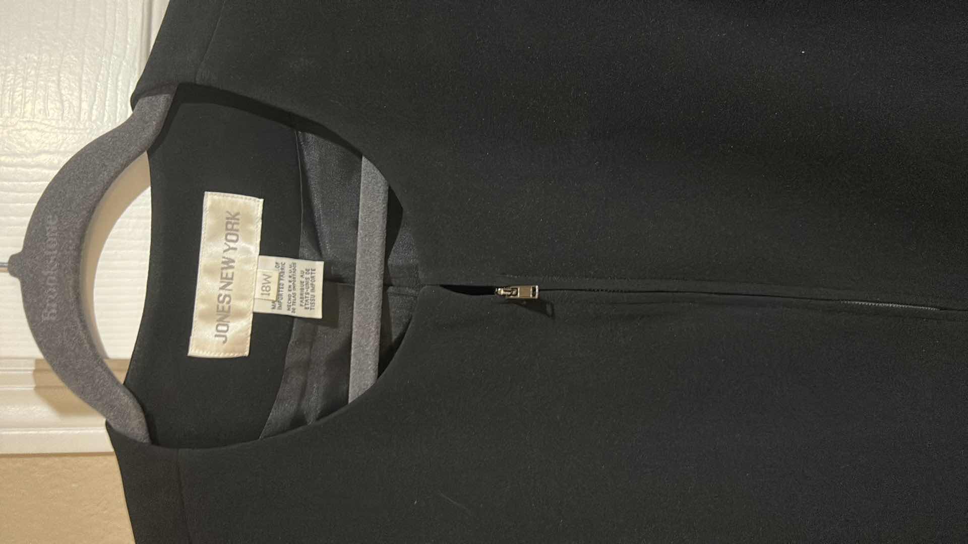 Photo 1 of WOMENSWEAR- 4PC JONES NEW YORK SIZE 20W & 18W & 22W