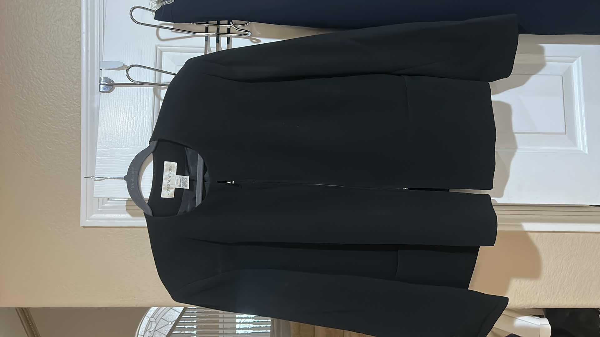 Photo 1 of WOMENSWEAR- 4PC JONES NEW YORK SIZE 20W & 18W & 22W