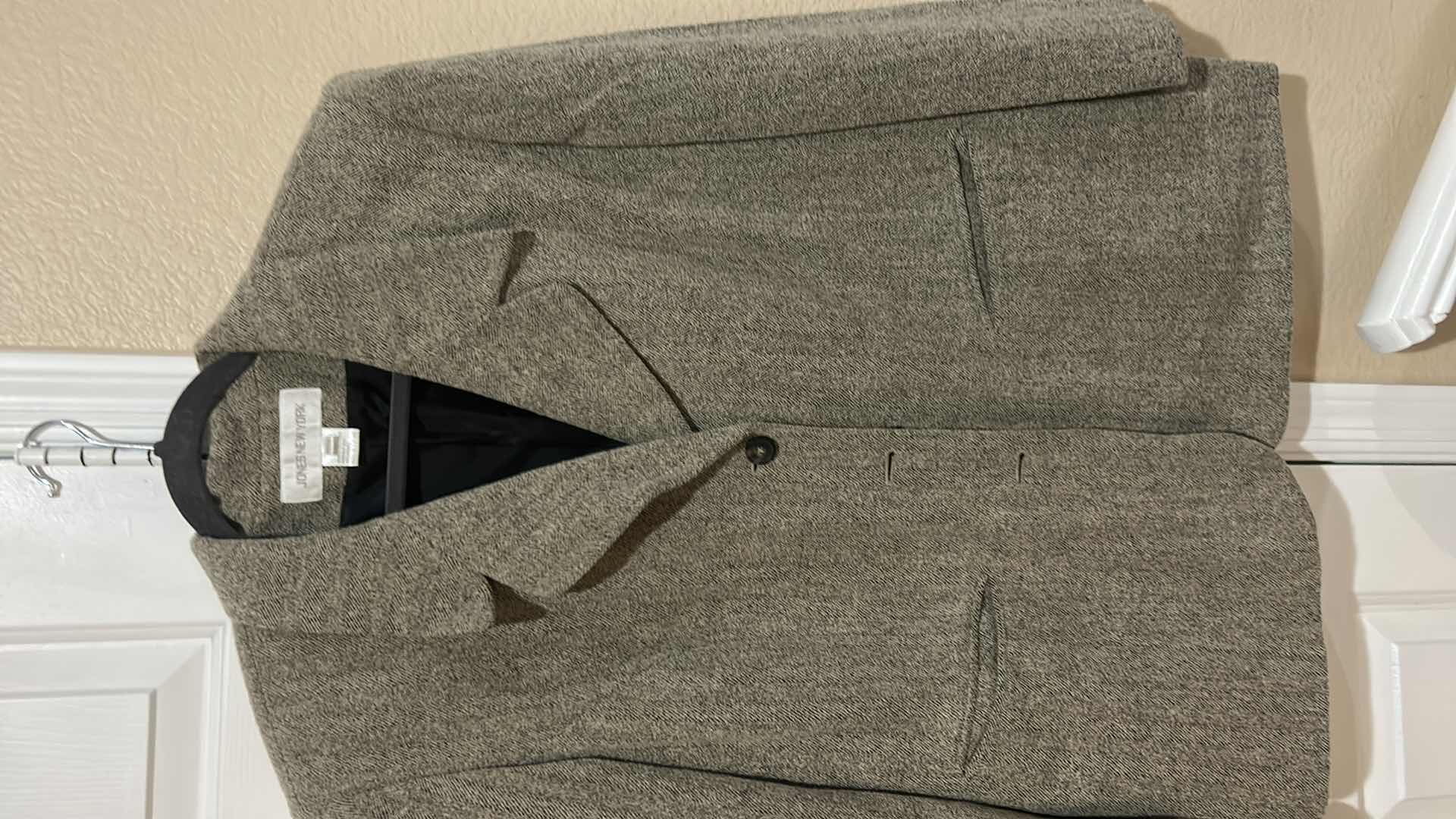 Photo 1 of WOMENSWEAR- 2 JONES NEW YORK JACKET SIZE 20W & 18P