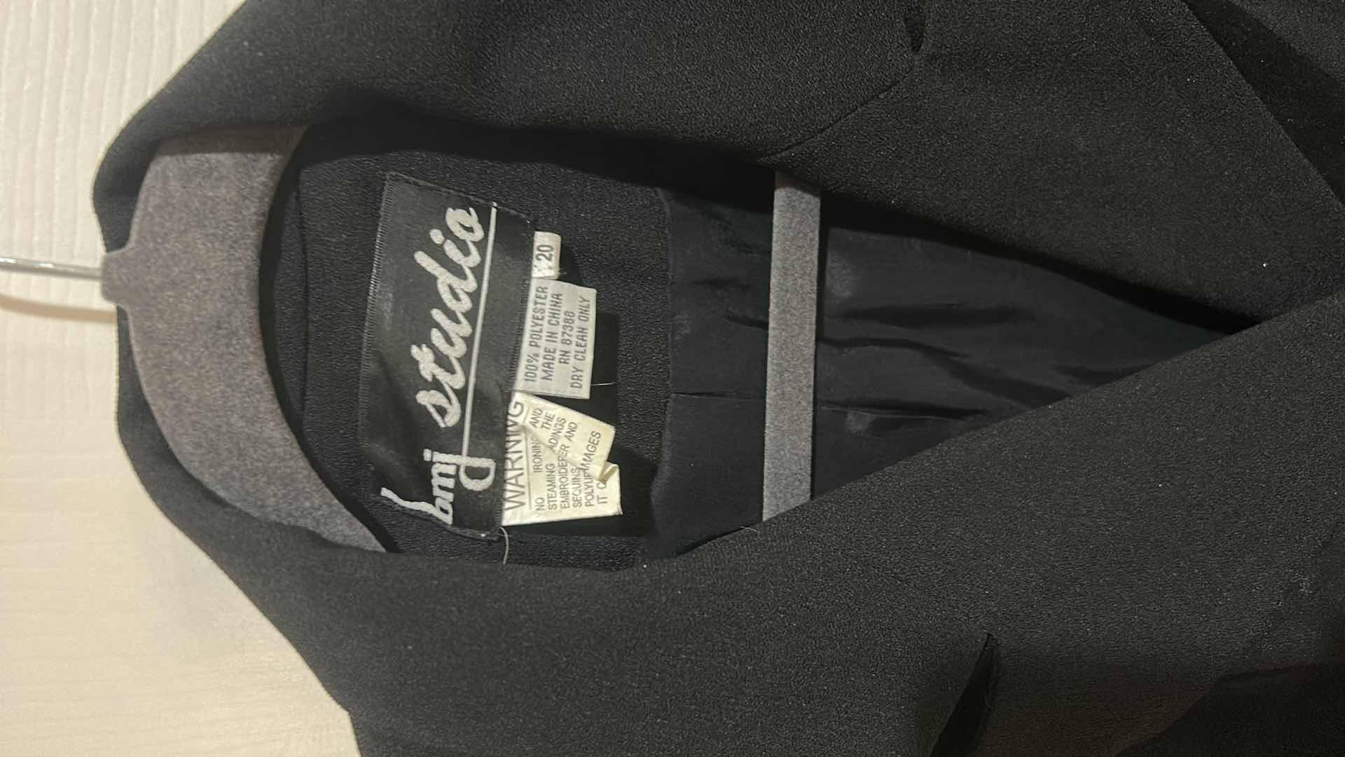 Photo 1 of WOMENSWEAR- JACKETS SIZE 20 W