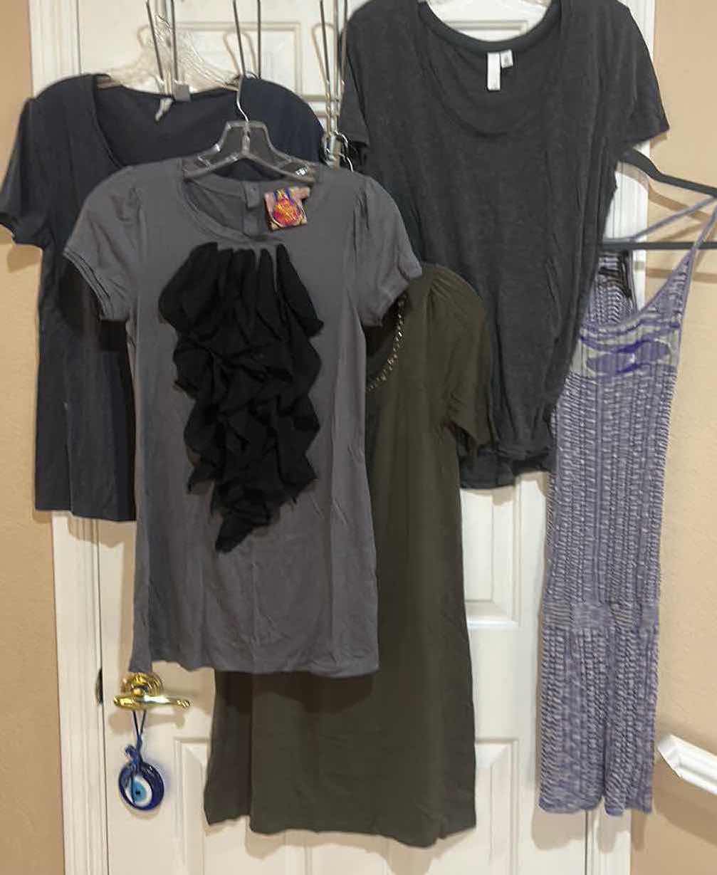 Photo 1 of WOMENSWEAR 5 PC ASSORTMENT MISSES SIZE S M ( 1 TEE SIZE L)