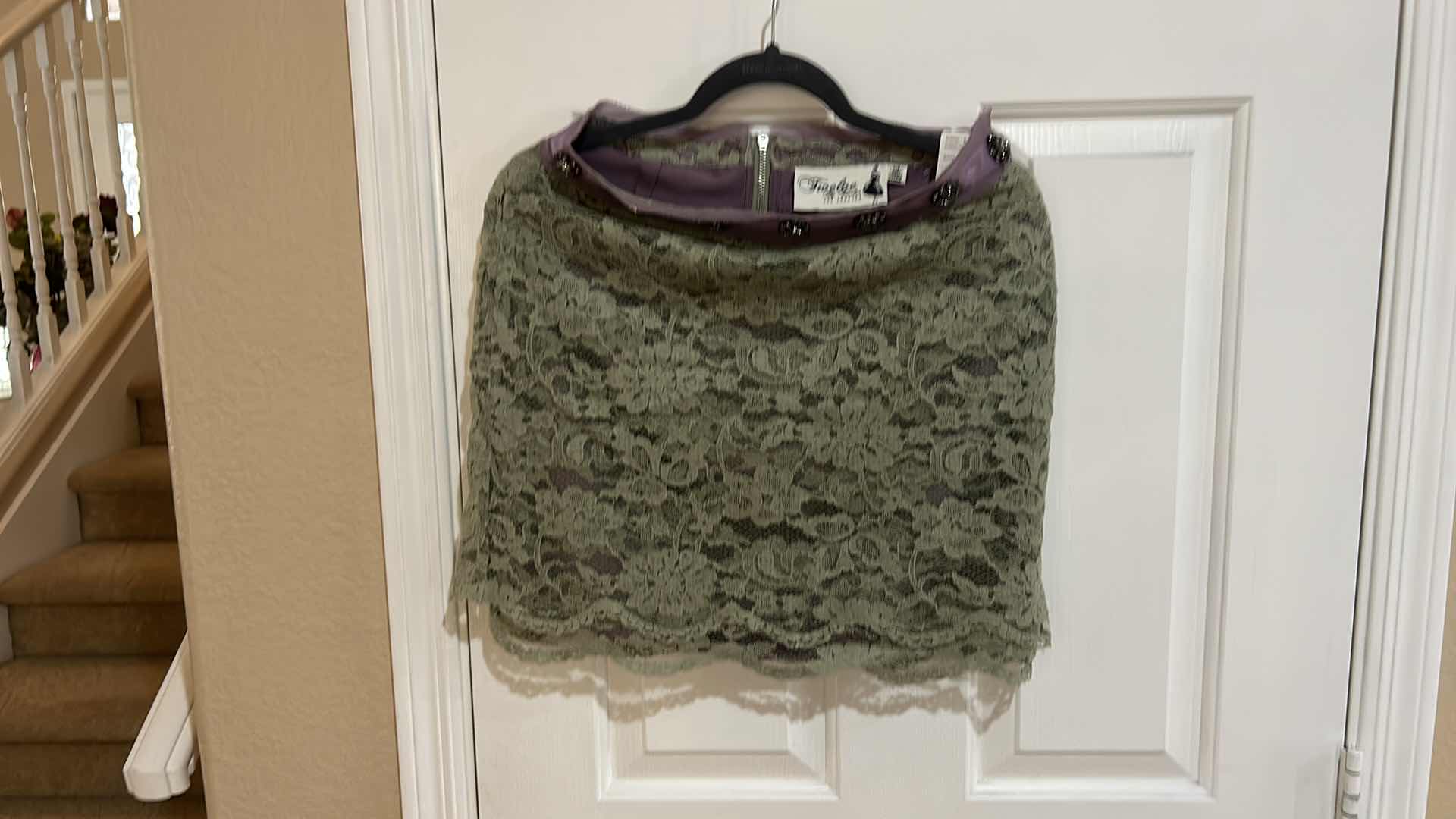 Photo 1 of WOMENSWEAR - 5 MISSES SIZE SHORT SKIRTS