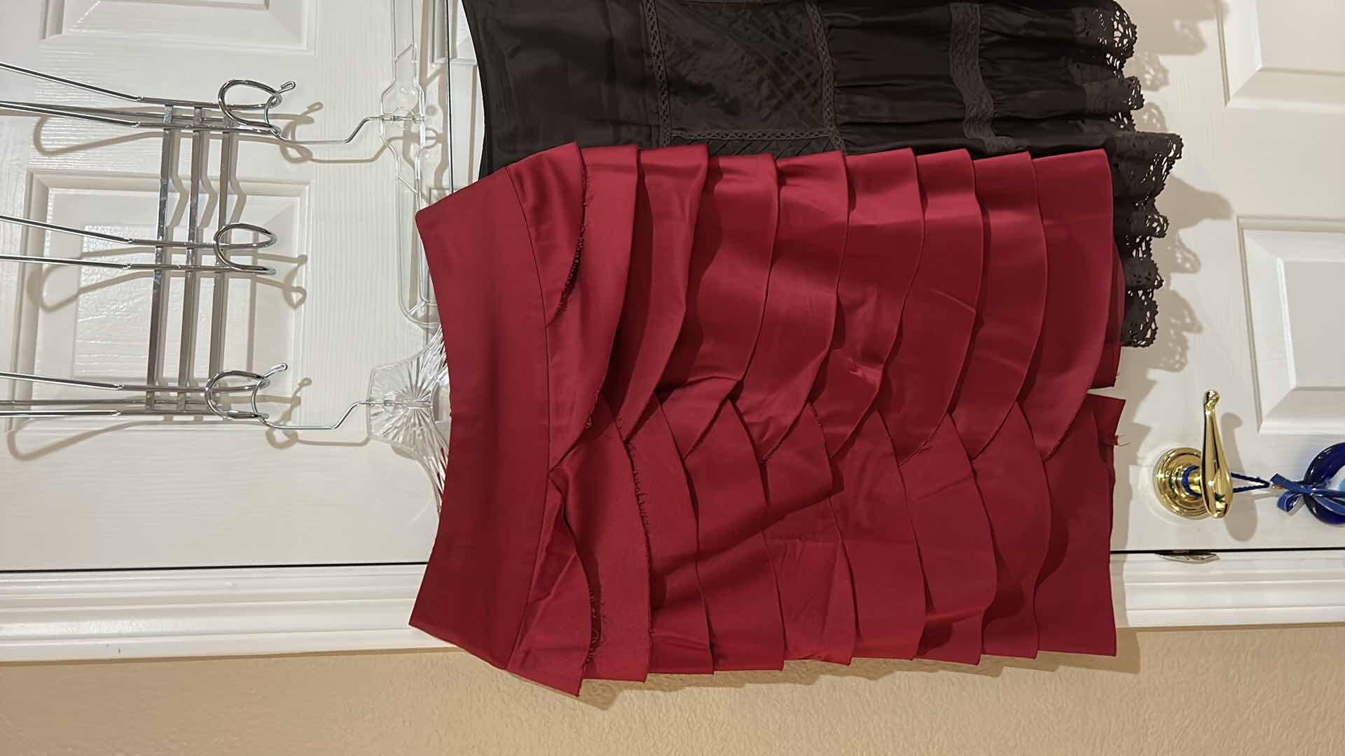 Photo 1 of WOMENSWEAR - 5 MISSES SIZE SHORT SKIRTS