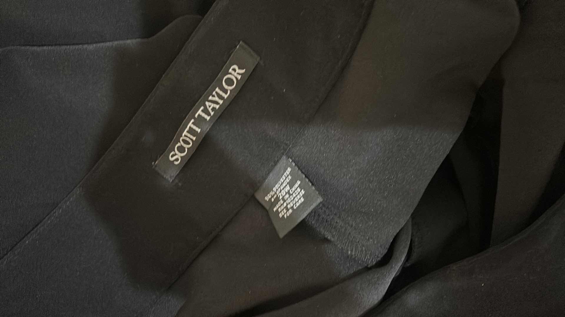 Photo 1 of WOMENSWEAR- 10 PAIRS DRESS SLACKS SIZE 20W