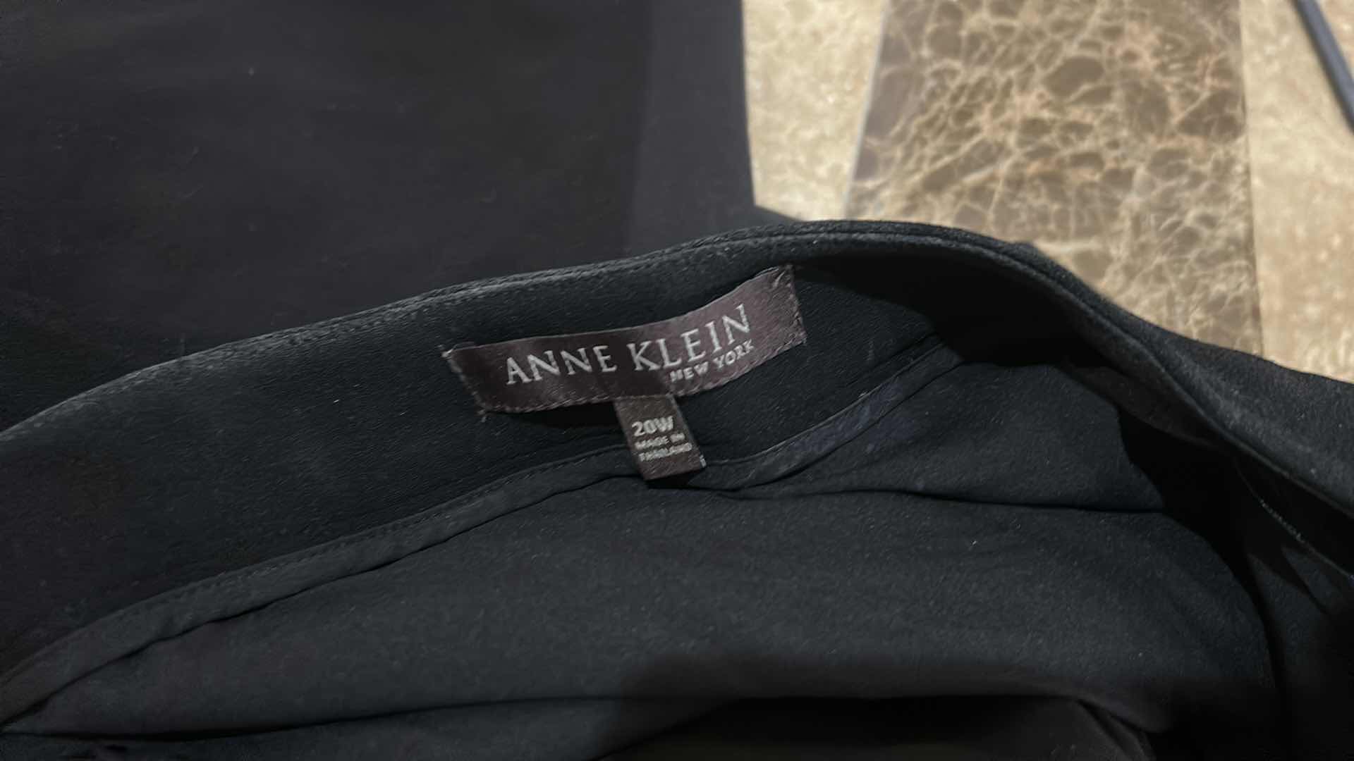 Photo 1 of WOMENSWEAR- 10 PAIRS DRESS SLACKS SIZE 20W