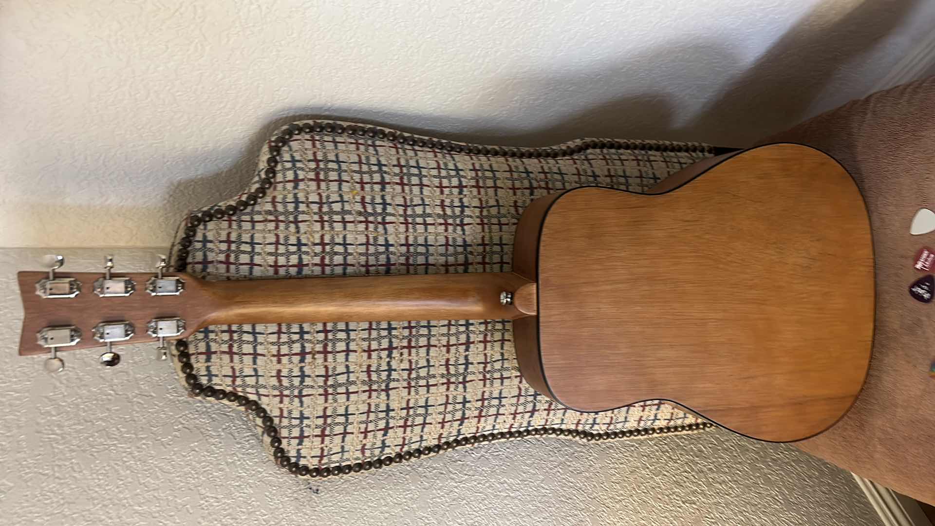 Photo 1 of CHILD SIZE YAMAHA GUITAR, BOOK, GIG BAG AND PICKS