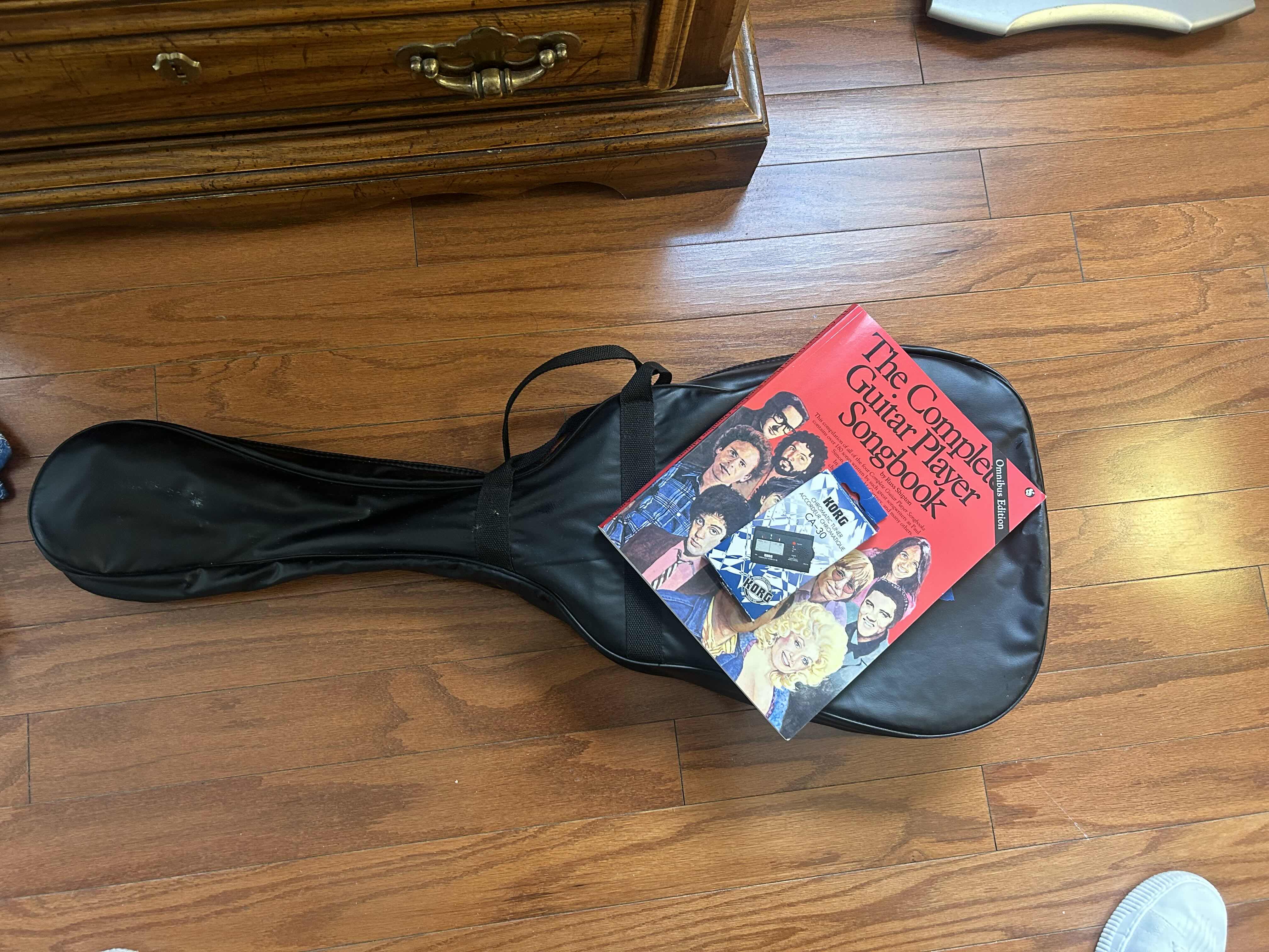 Photo 1 of CHILD SIZE YAMAHA GUITAR, BOOK, GIG BAG AND PICKS