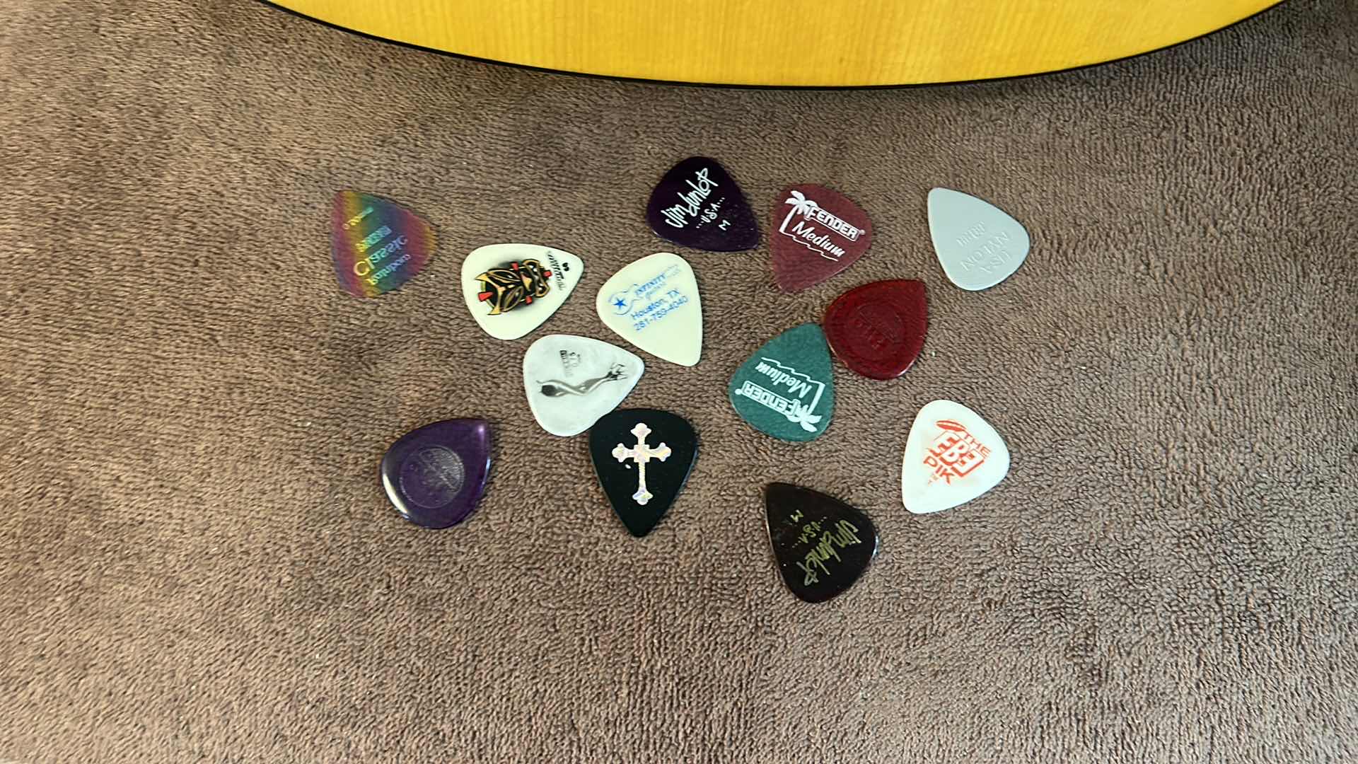 Photo 1 of CHILD SIZE YAMAHA GUITAR, BOOK, GIG BAG AND PICKS